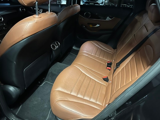 MERCEDES-BENZ GLC 250 AMG Line 4Matic 9G-Tronic-image-11