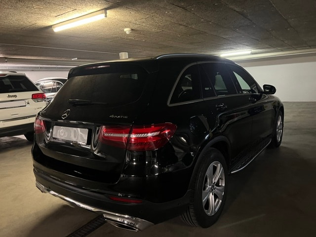 MERCEDES-BENZ GLC 250 AMG Line 4Matic 9G-Tronic-image-12