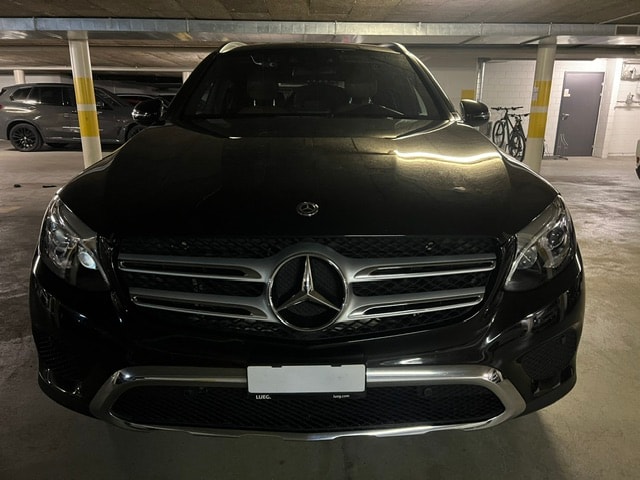 MERCEDES-BENZ GLC 250 AMG Line 4Matic 9G-Tronic-image-3