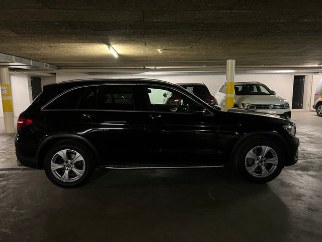 MERCEDES-BENZ GLC 250 AMG Line 4Matic 9G-Tronic-image-5
