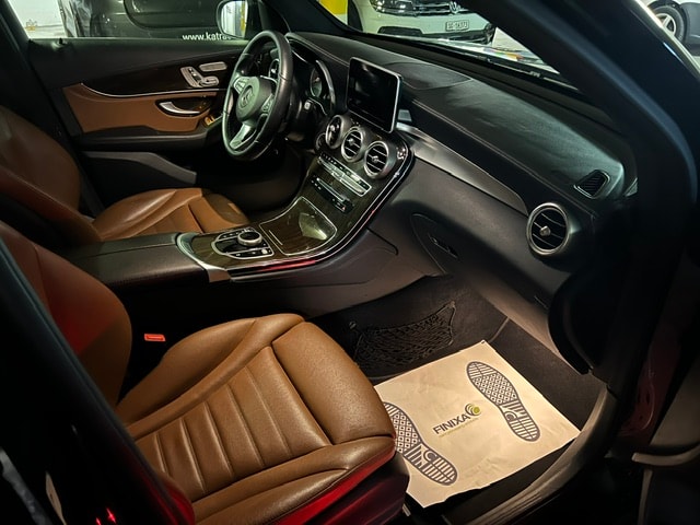 MERCEDES-BENZ GLC 250 AMG Line 4Matic 9G-Tronic-image-7
