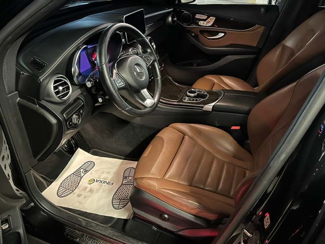 MERCEDES-BENZ GLC 250 AMG Line 4Matic 9G-Tronic-image-6