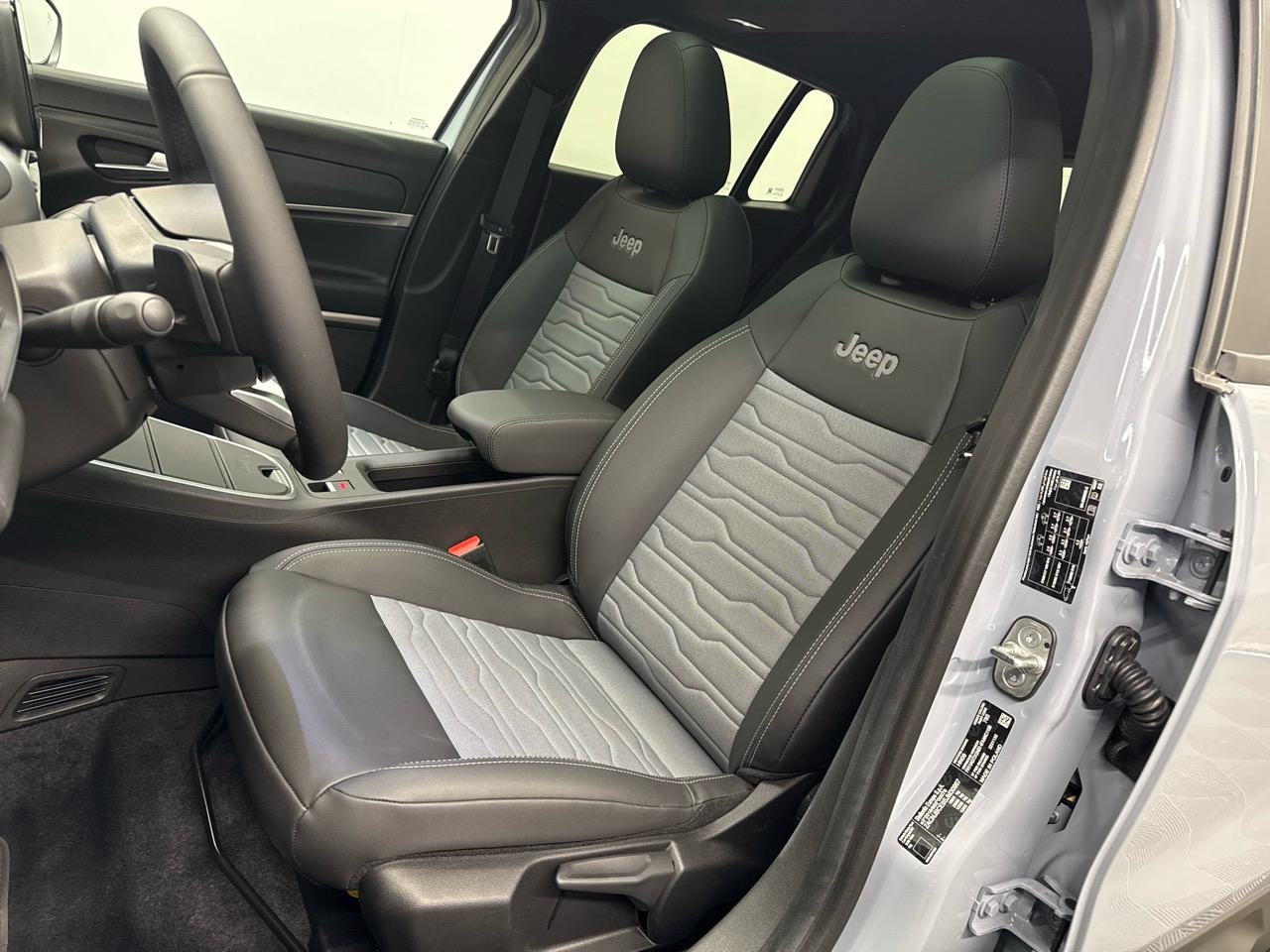 JEEP Avenger 1.2 Turbo MHEV Overland Sky 4xe-showroom-element-3