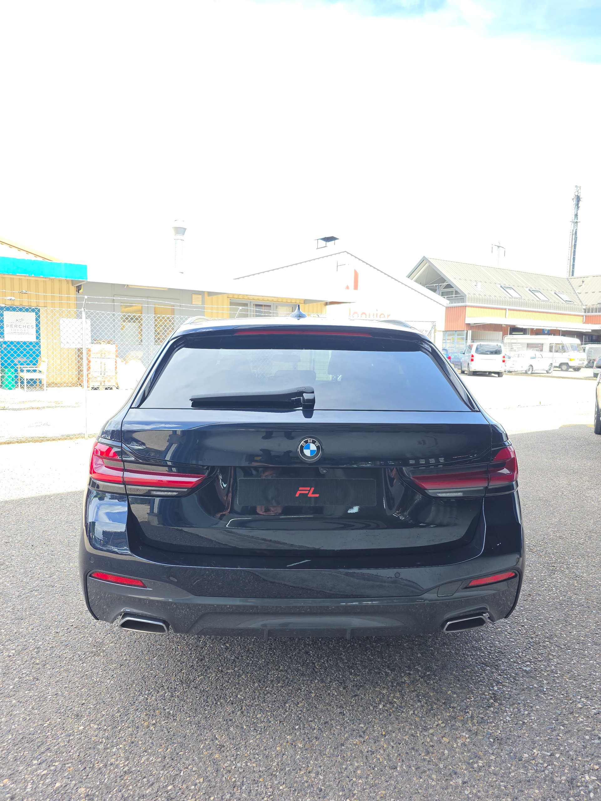 BMW 530e xDrive Touring M Sport Steptronic-image-4