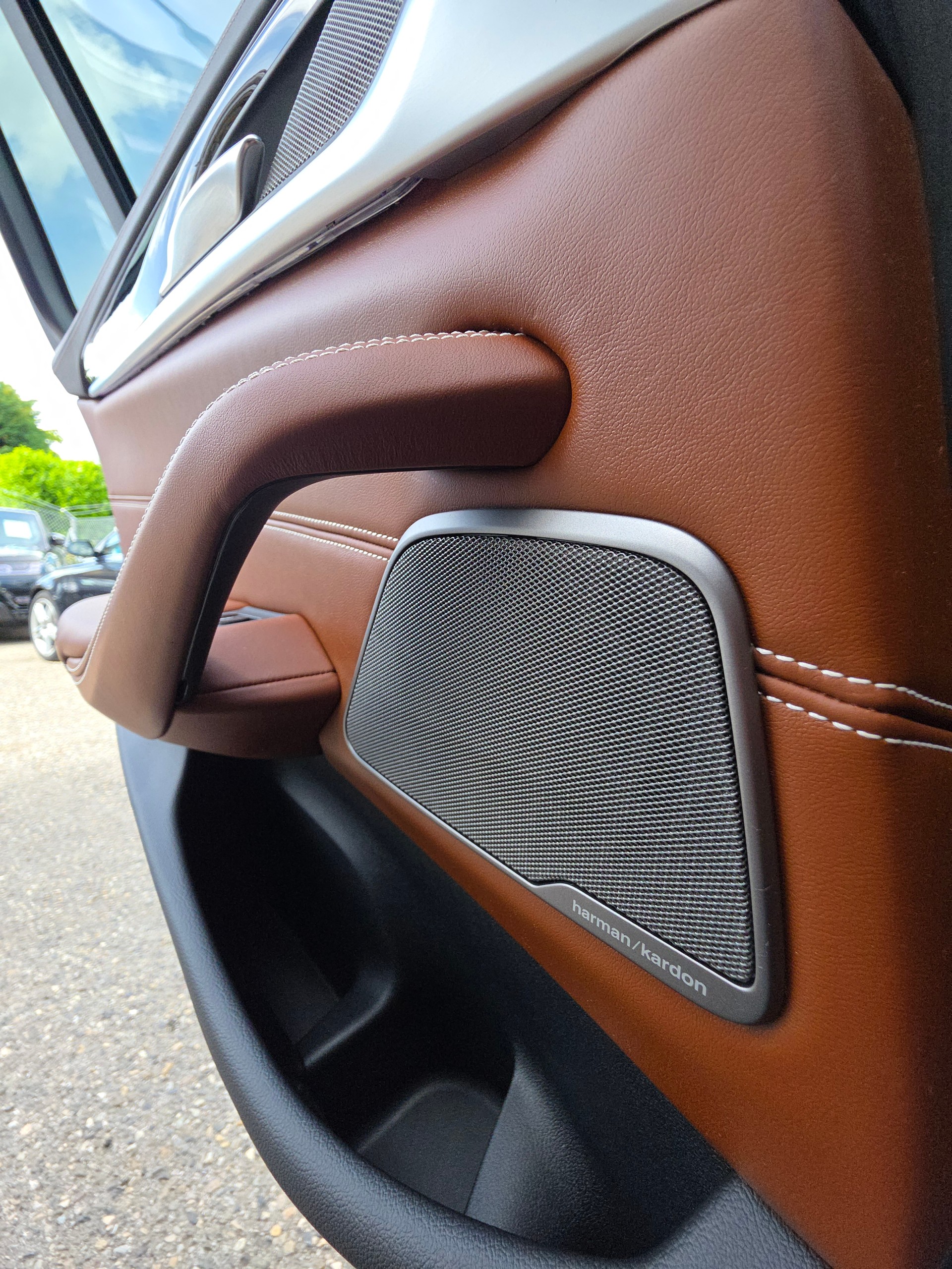 BMW 530e xDrive Touring M Sport Steptronic-image-13