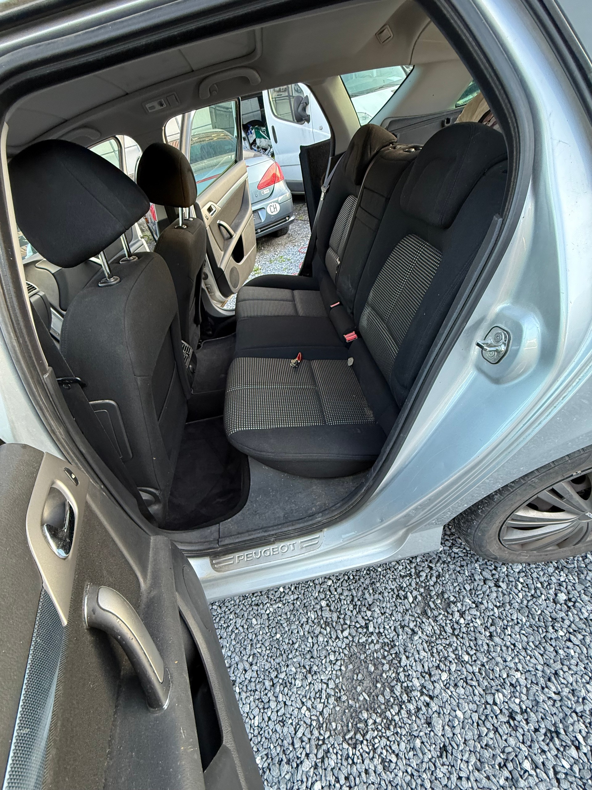 PEUGEOT 407 SW 2.0 SR Selection-image-12