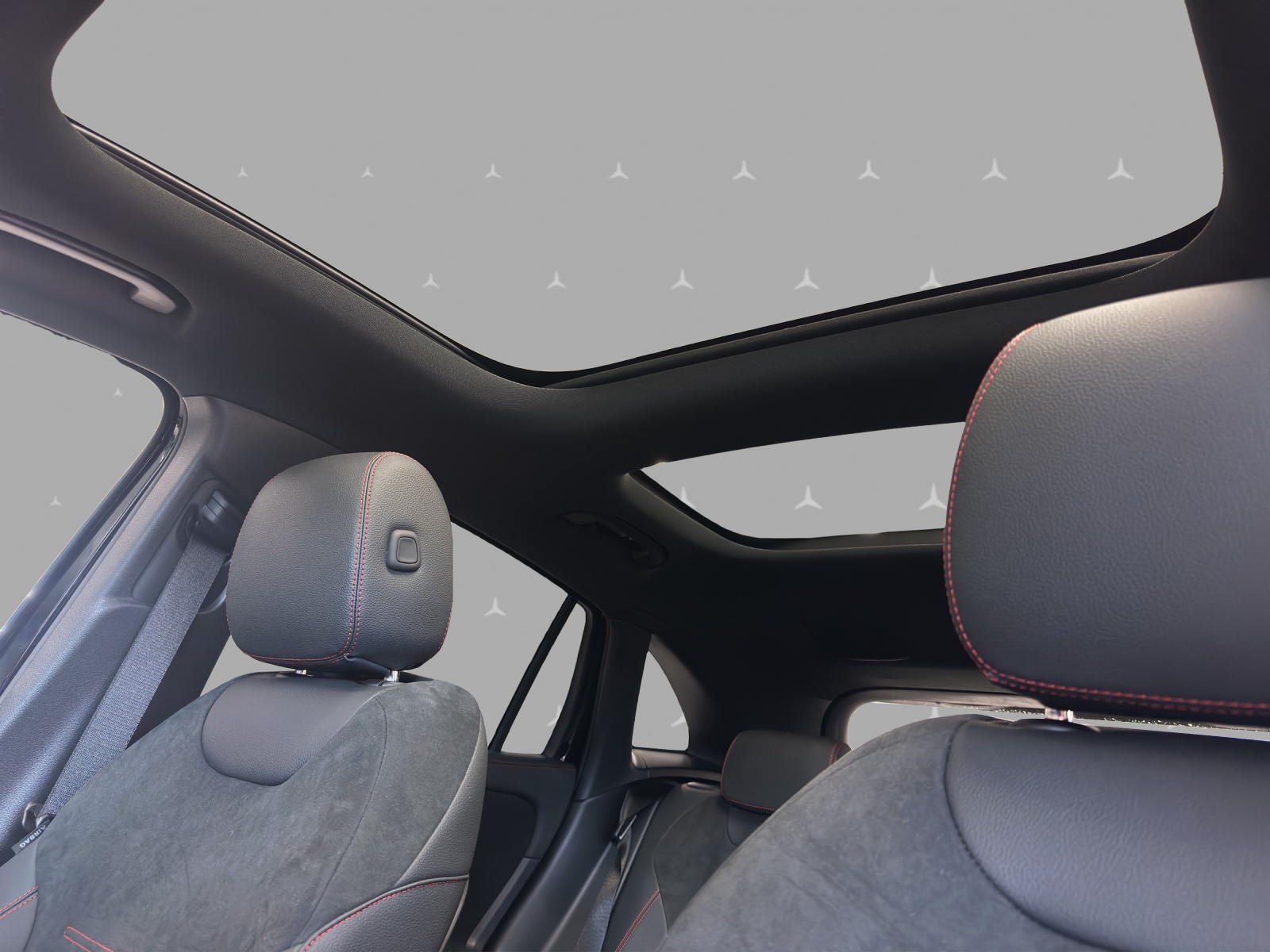 MERCEDES-BENZ EQA 300 66,5kWh 4Matic Excellence-image-8