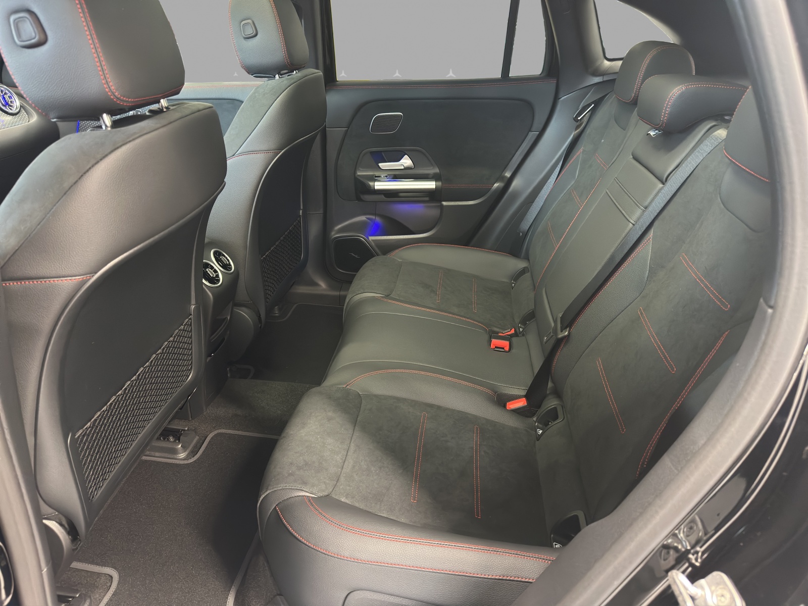 MERCEDES-BENZ EQA 300 66,5kWh 4Matic Excellence-image-13
