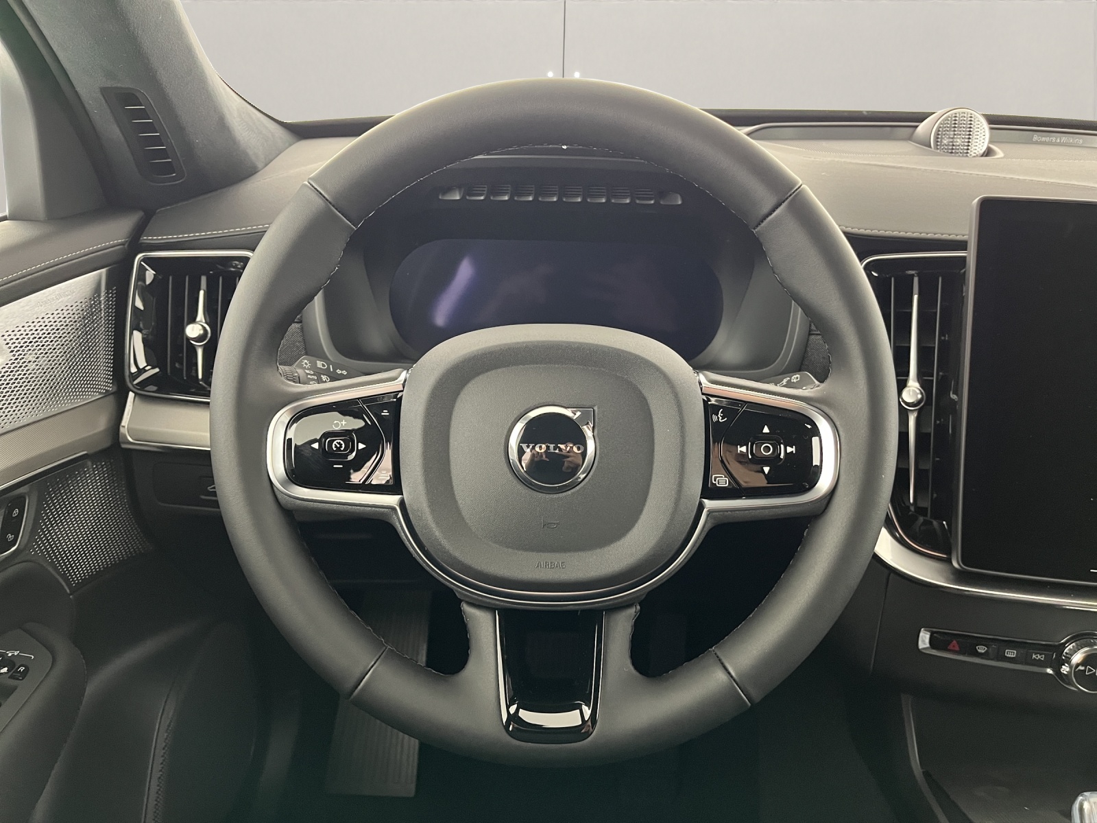 VOLVO XC90 2.0 B5 MH Black Edition AWD-image-10