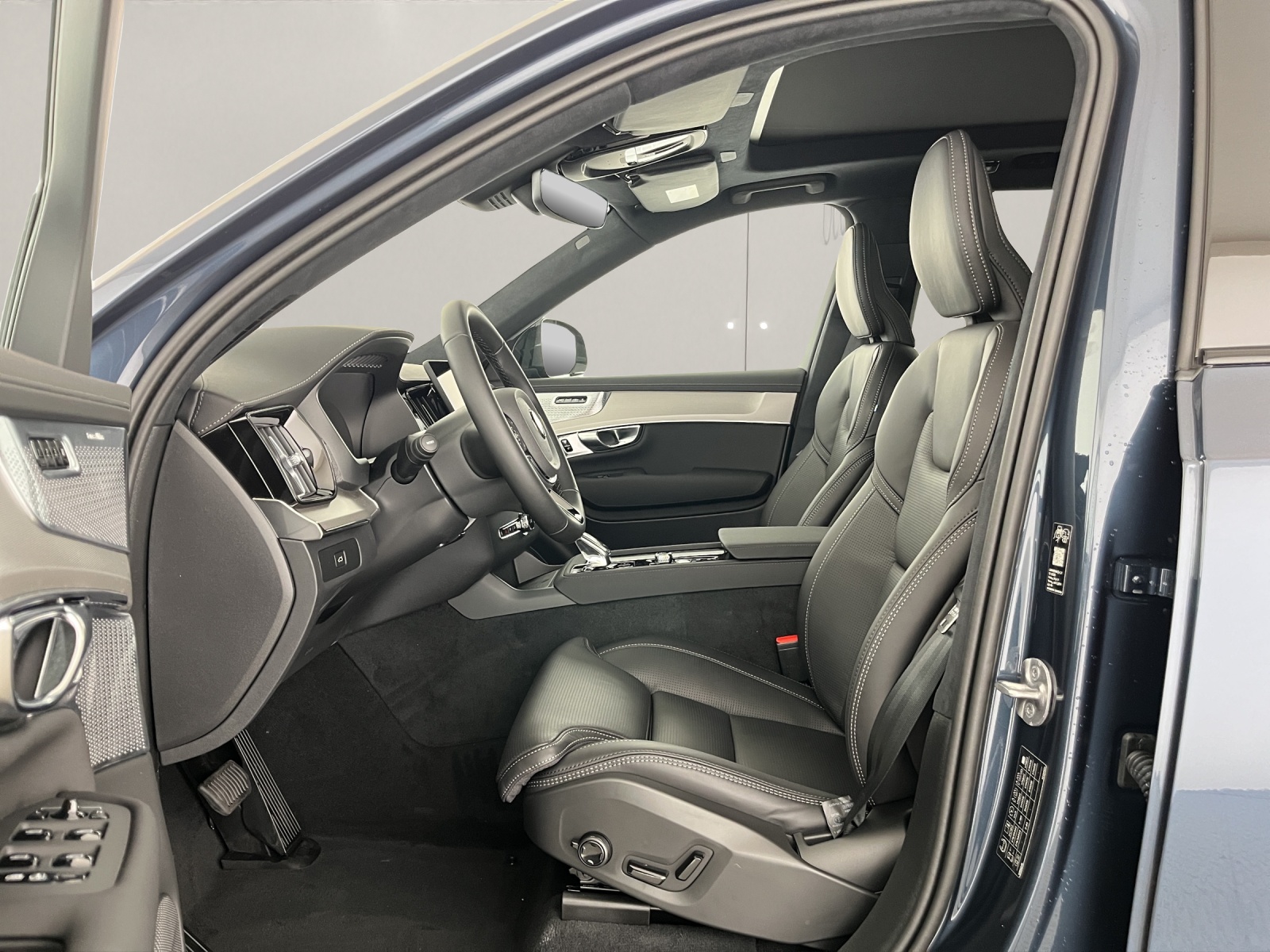 VOLVO XC90 2.0 B5 MH Black Edition AWD-image-8
