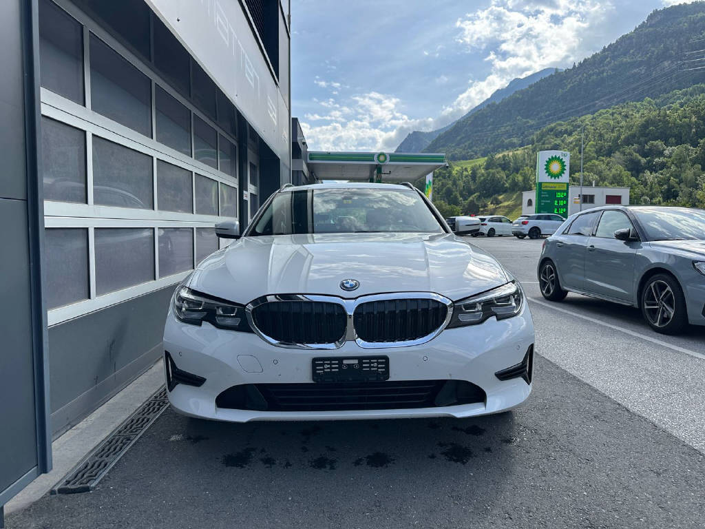 BMW 320e xDrive Touring - CH-image-2