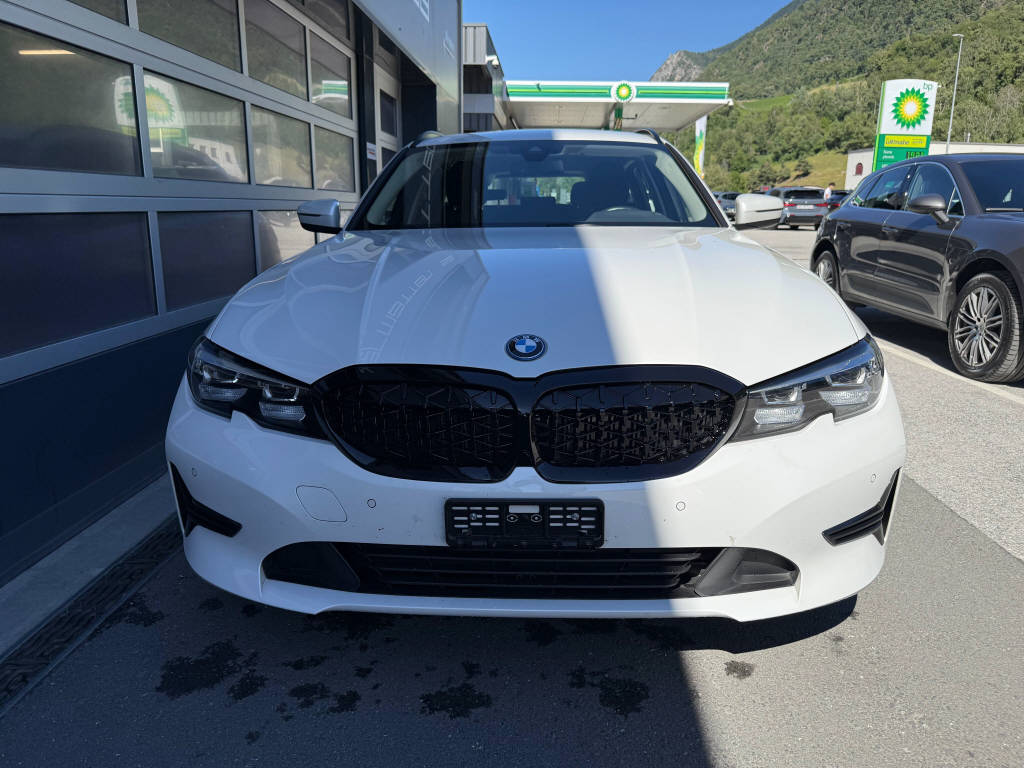 BMW 320e xDrive Touring - CH-showroom-element-2