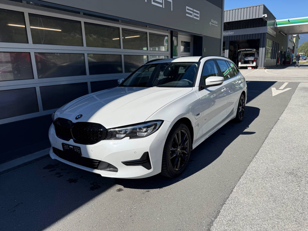 BMW 320e xDrive Touring - CH-showroom-element-1