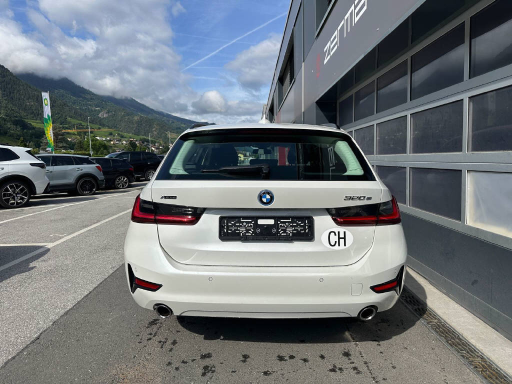 BMW 320e xDrive Touring - CH-image-3