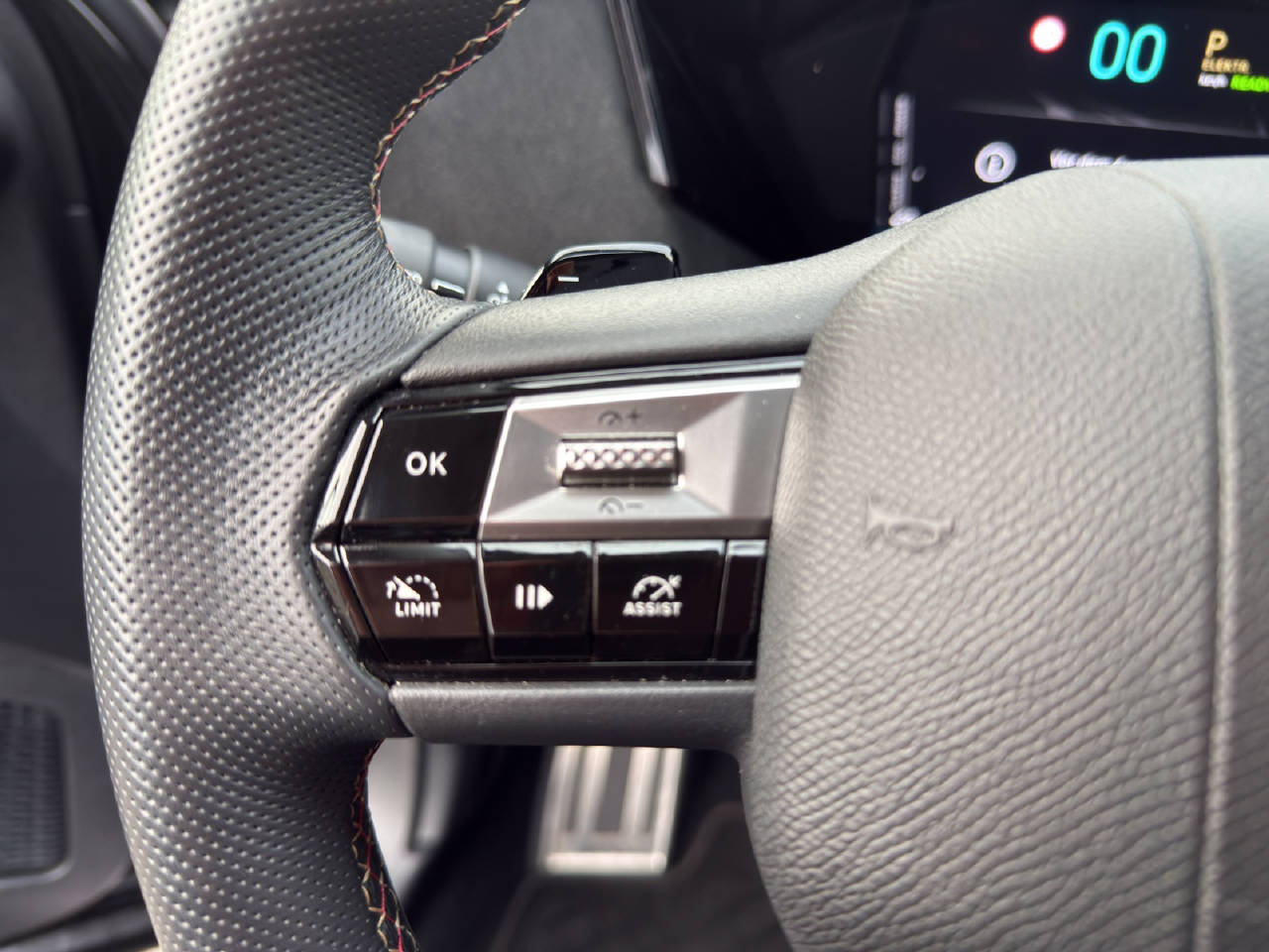 DS AUTOMOBILES 4 1.6 E-Tense Ligne Noire-image-15