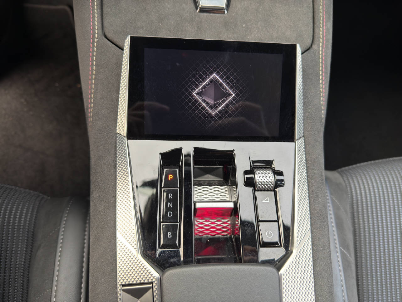DS AUTOMOBILES 4 1.6 E-Tense Ligne Noire-image-13