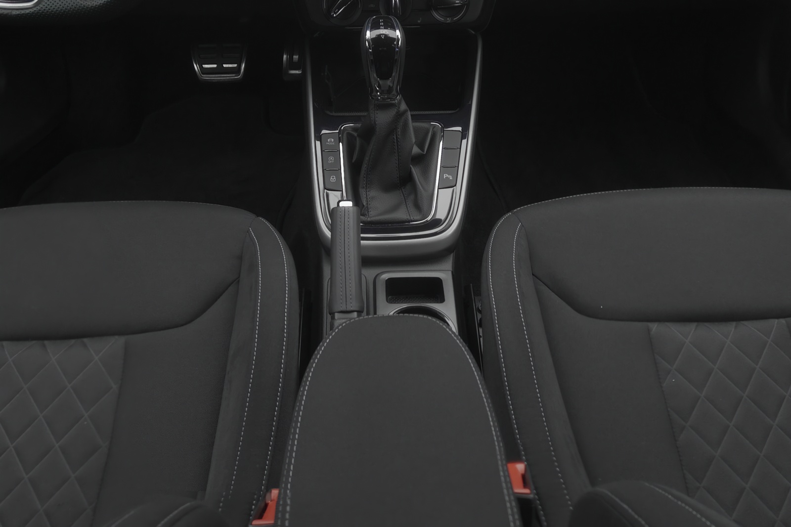 SKODA Fabia 1.0 TSI Selection DSG-image-8