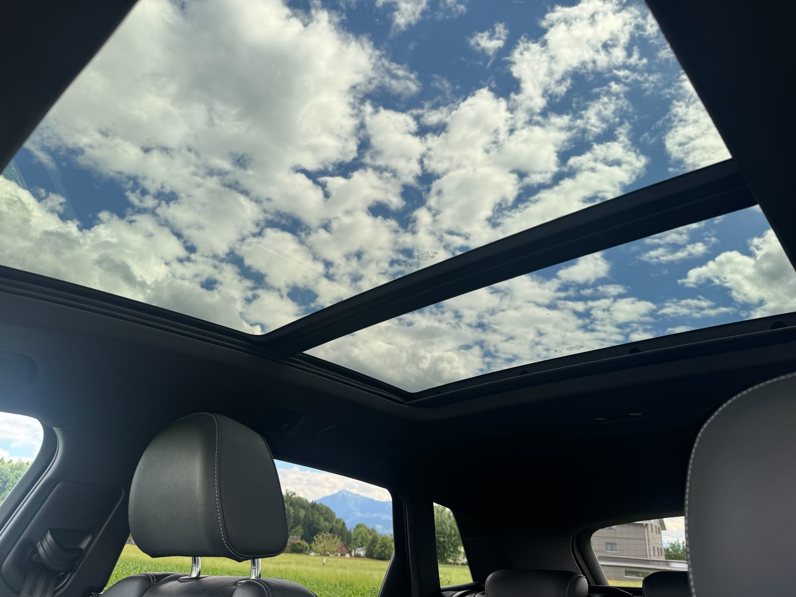 AUDI e-tron 55 quattro mit Anhängerkupplung + Head UP-image-10