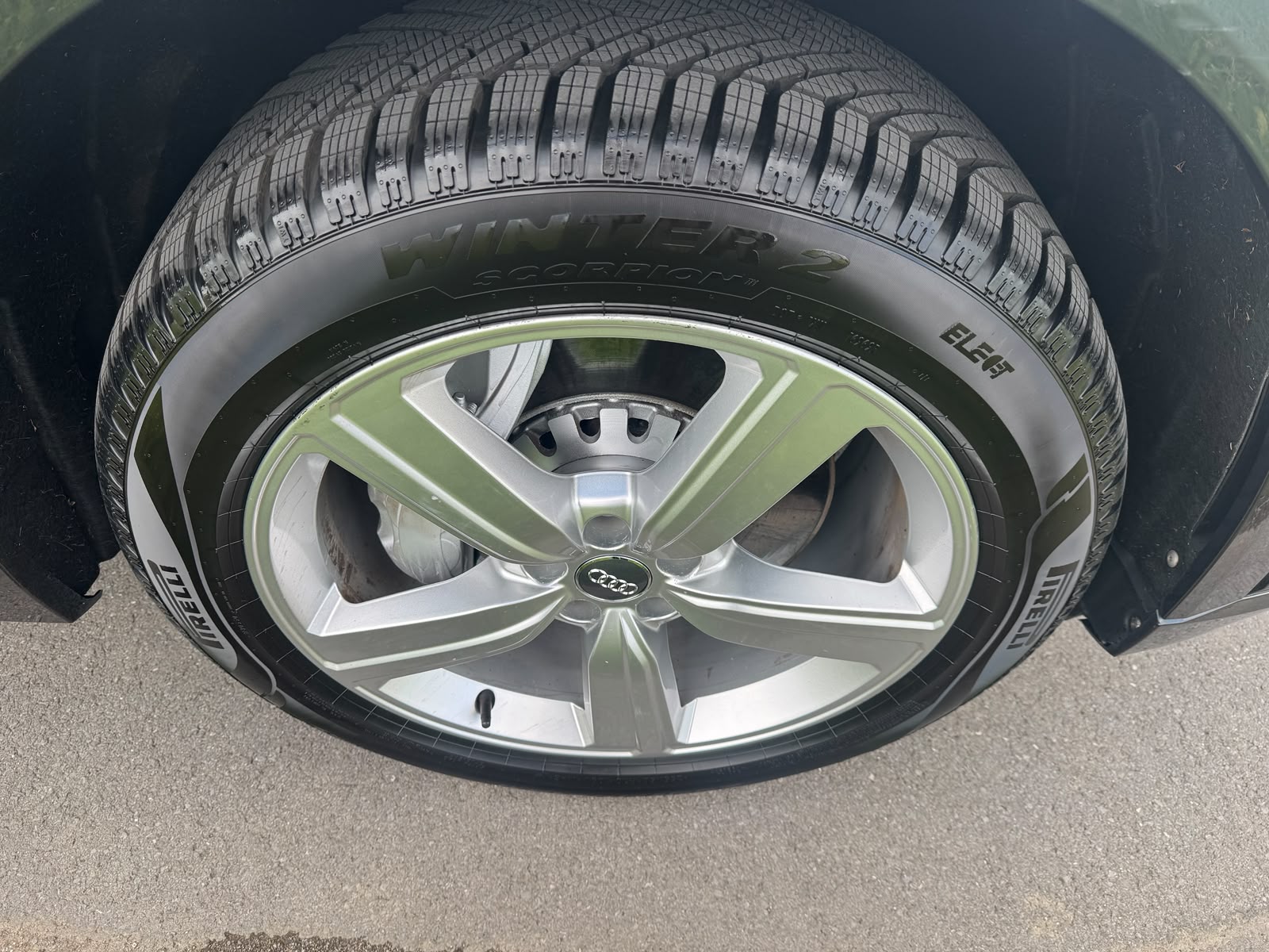 AUDI e-tron 55 quattro mit Anhängerkupplung + Head UP-image-6