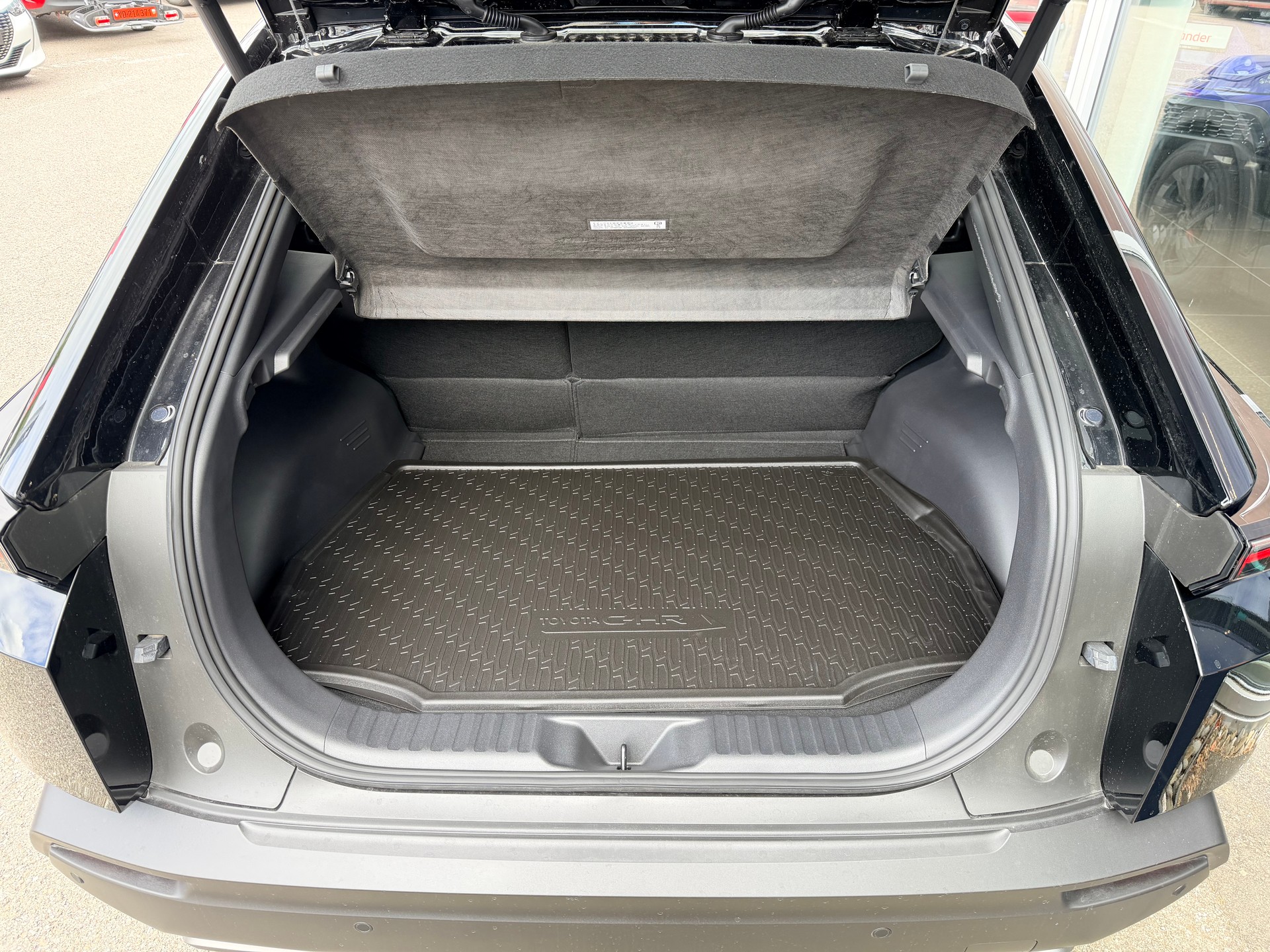TOYOTA C-HR+ 77 kWh Style FWD-image-8