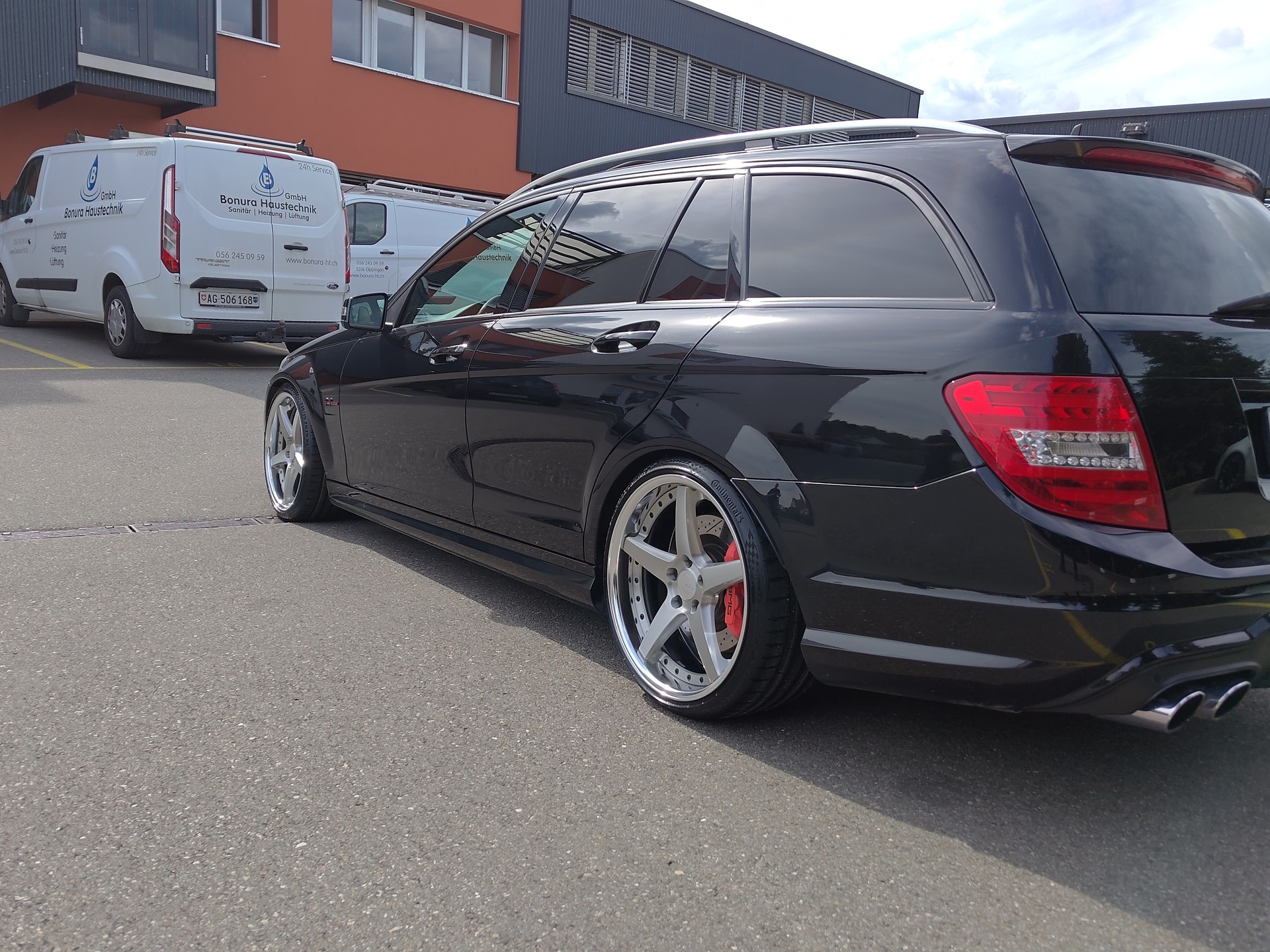 MERCEDES-BENZ C 63 V8 AMG-image-2