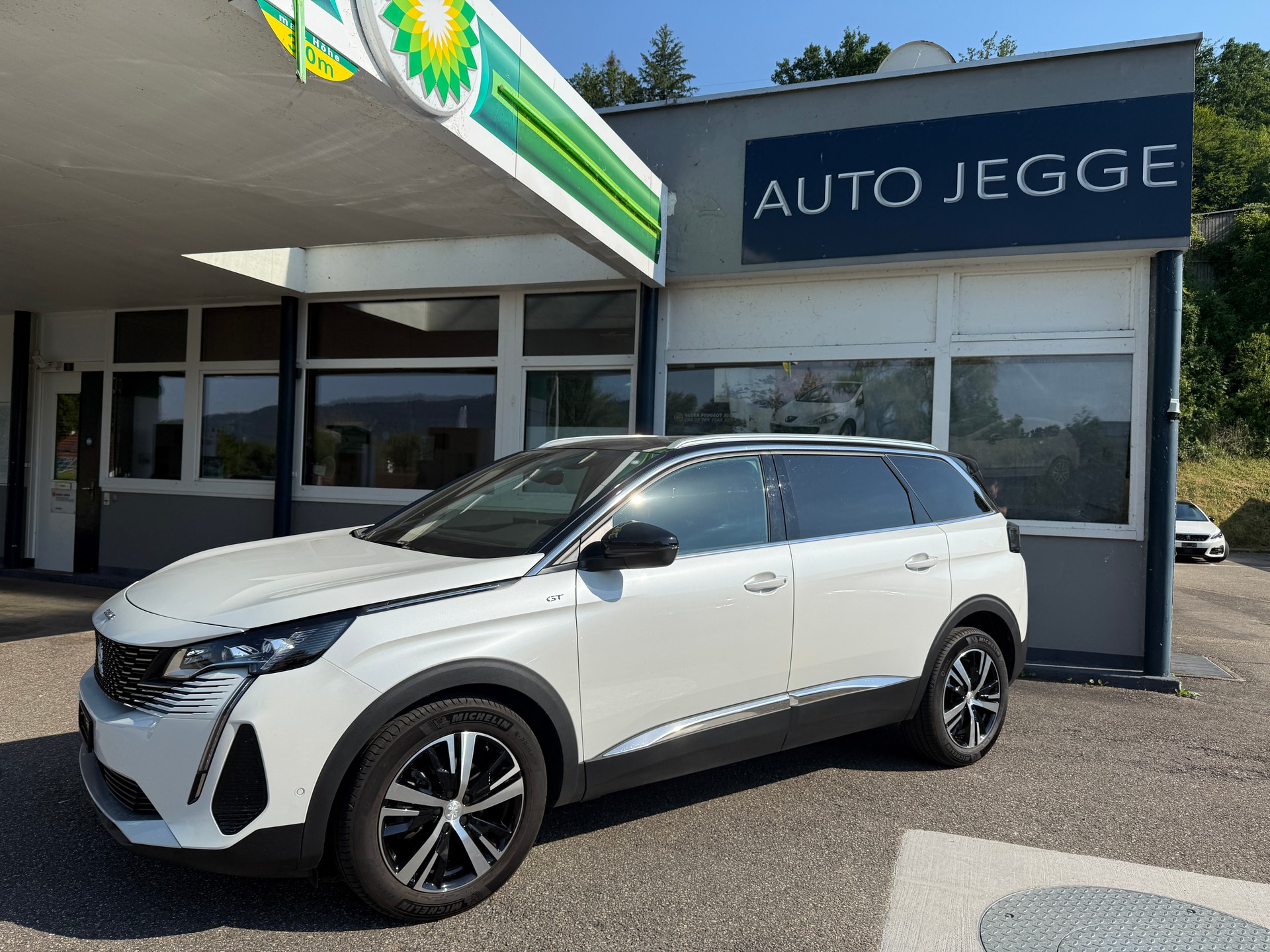 PEUGEOT 5008 1.5 BlueHDi GT EAT8-image-1