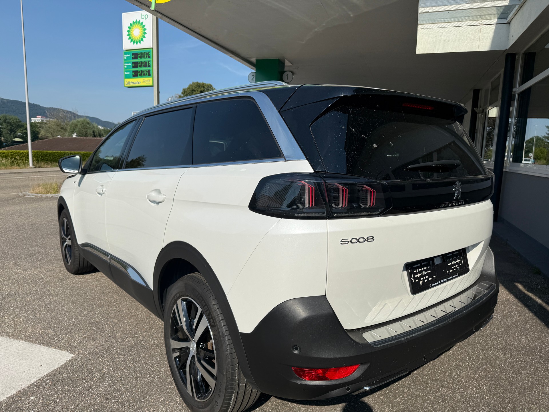 PEUGEOT 5008 1.5 BlueHDi GT EAT8-image-2