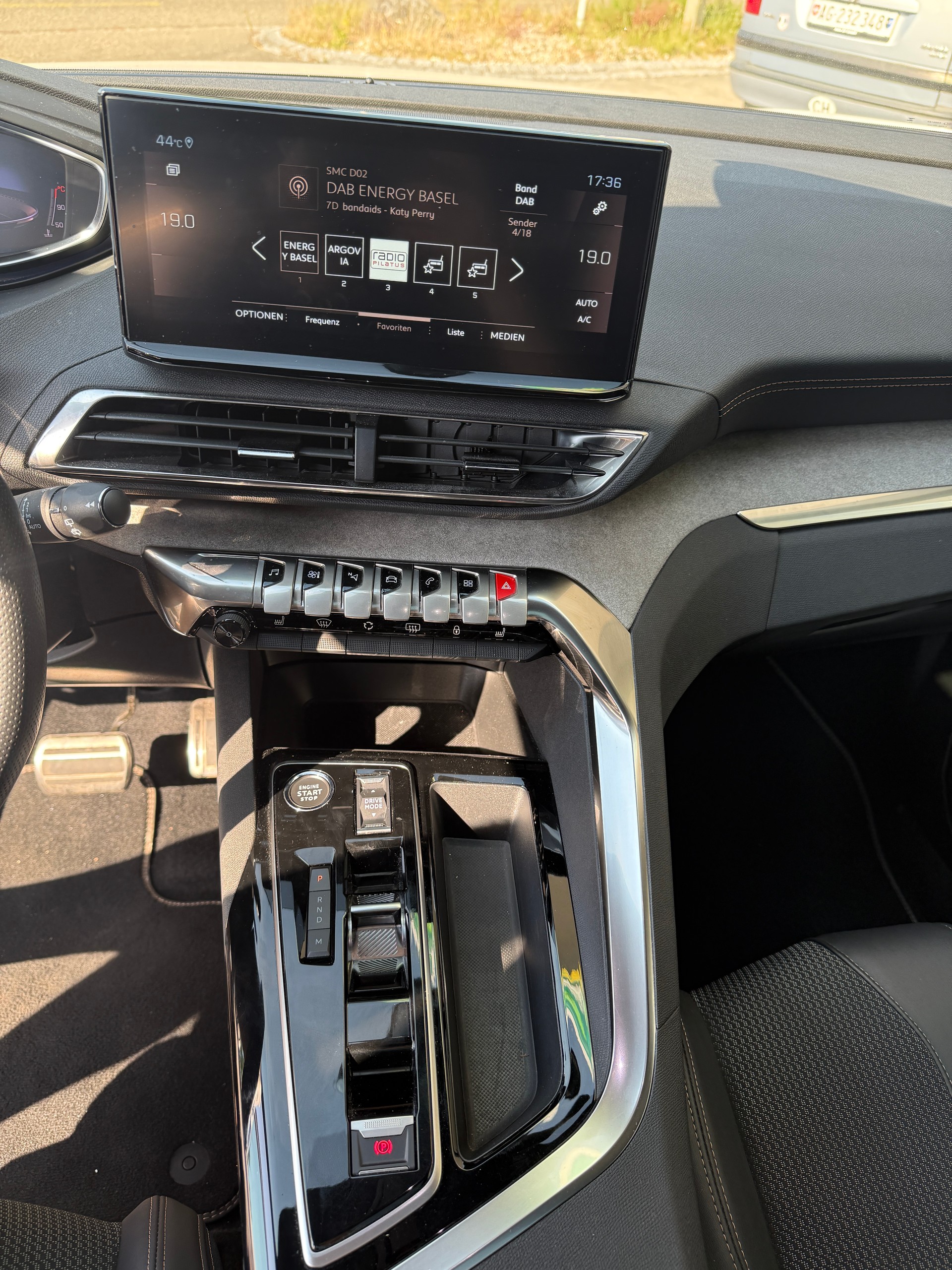 PEUGEOT 5008 1.5 BlueHDi GT EAT8-image-10