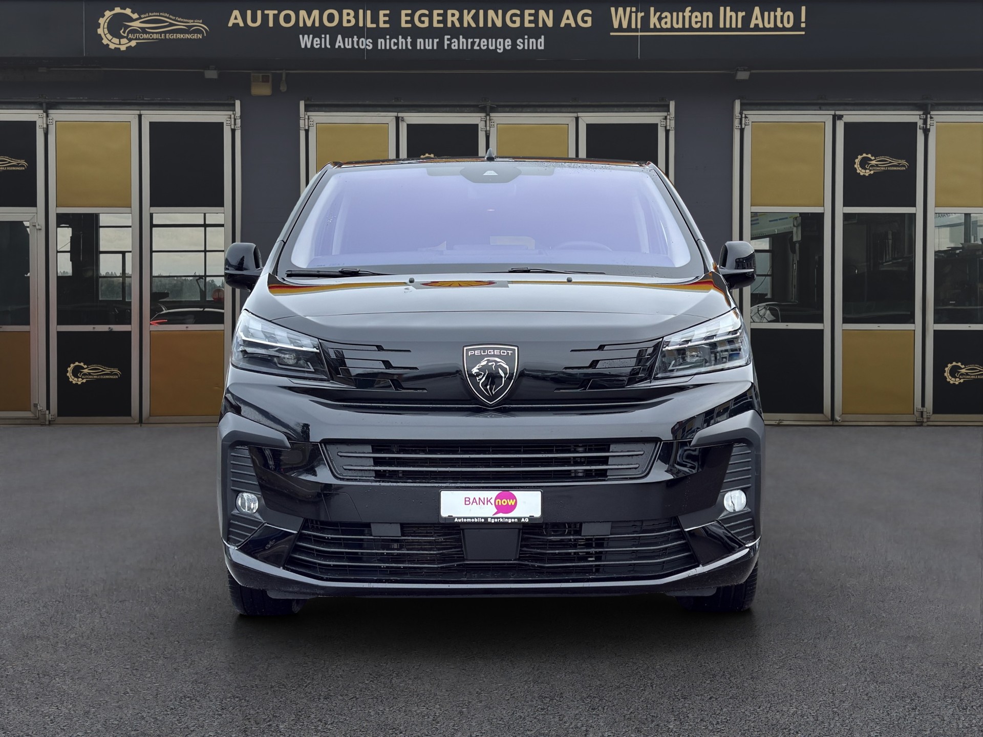 PEUGEOT Traveller 2.0 BlueHDi Business Long EAT8-image-1