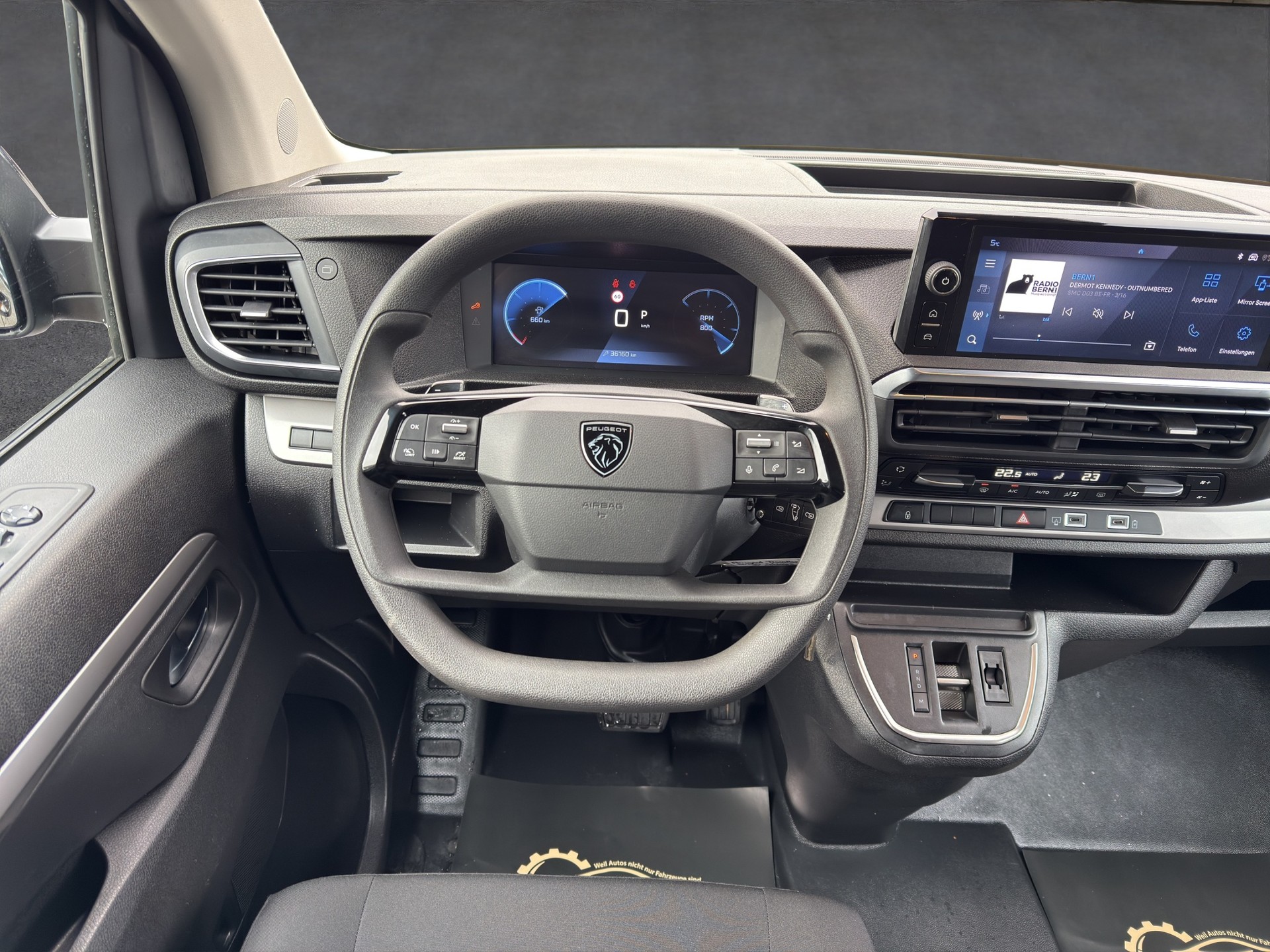 PEUGEOT Traveller 2.0 BlueHDi Business Long EAT8-image-11