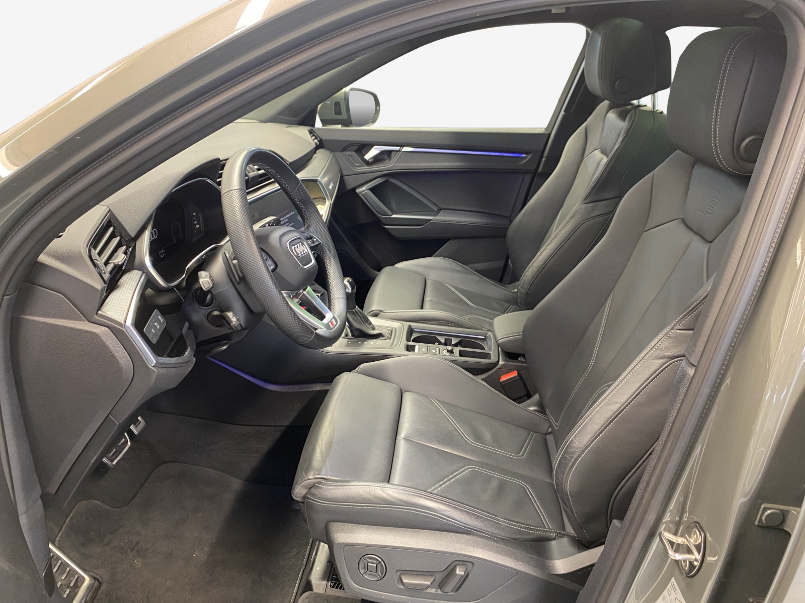 AUDI Q3 35 TFSI S line Attraction S-tronic-image-7