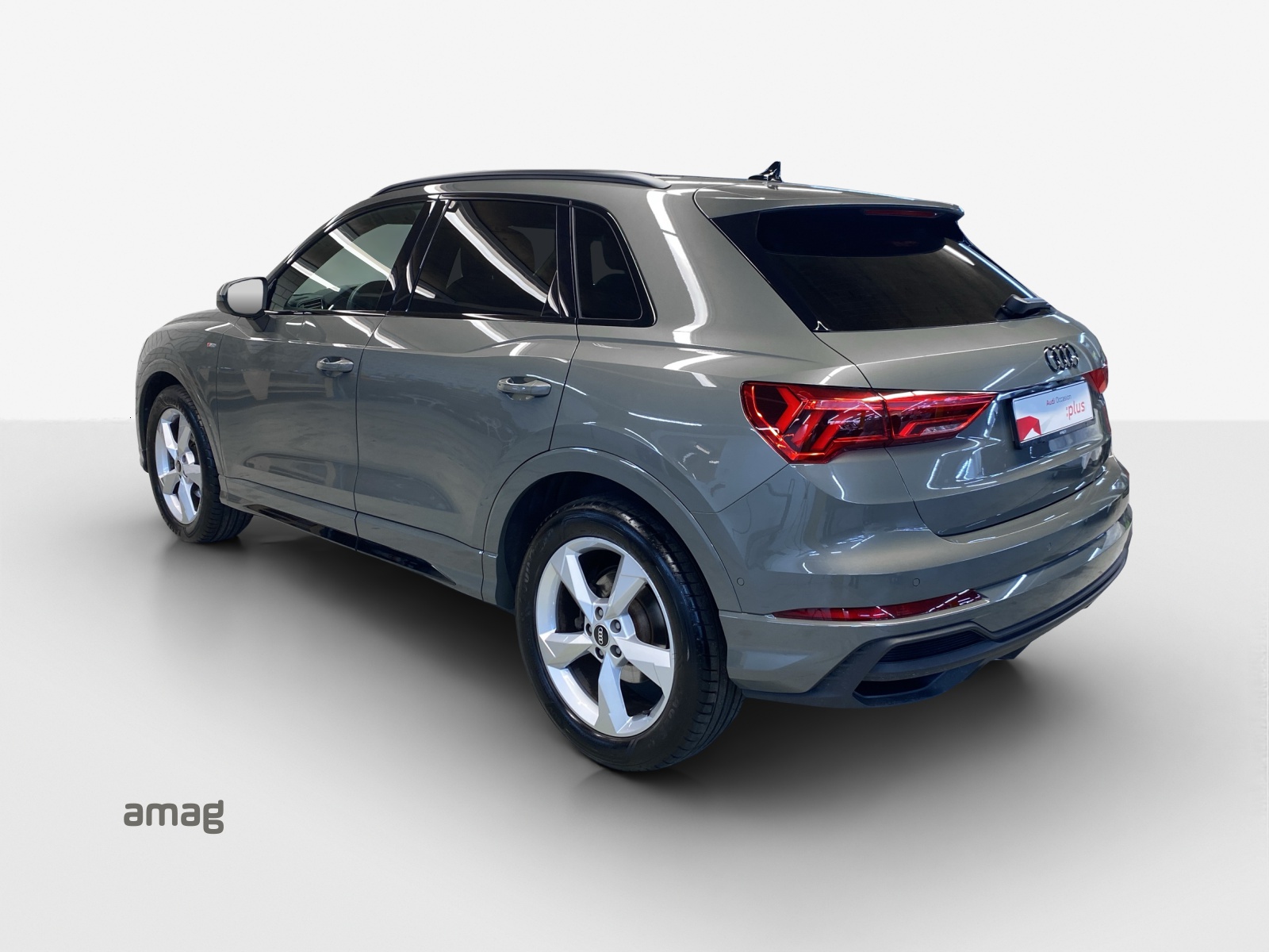 AUDI Q3 35 TFSI S line Attraction S-tronic-image-2