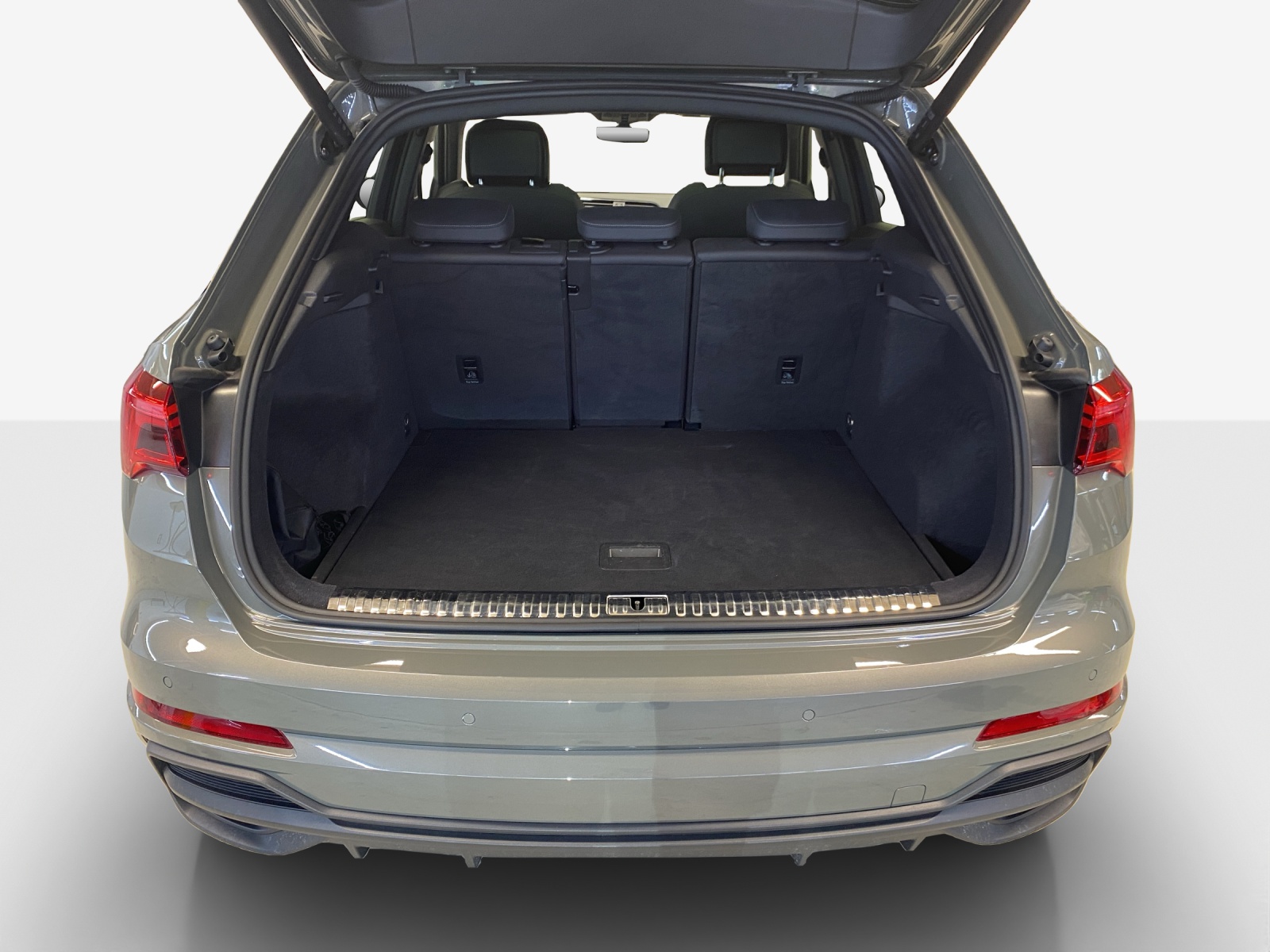 AUDI Q3 35 TFSI S line Attraction S-tronic-image-12