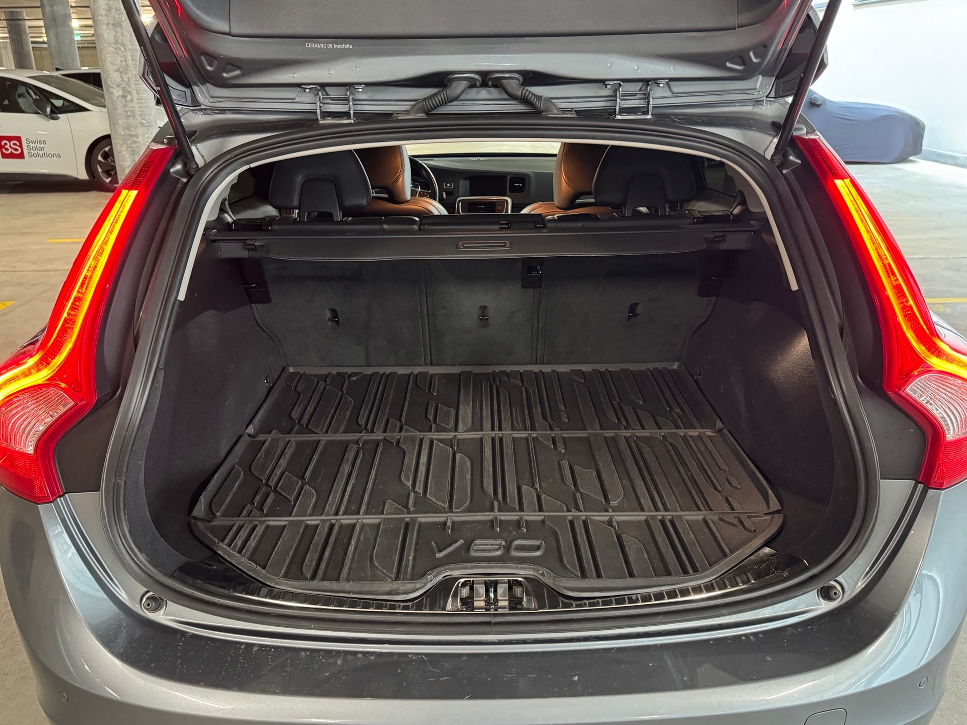 VOLVO V60 Cross Country T5 AWD Summum Geartronic-image-4