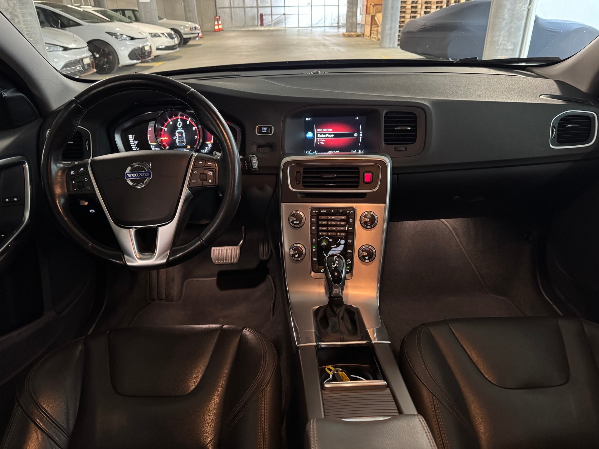 VOLVO V60 Cross Country T5 AWD Summum Geartronic-image-6