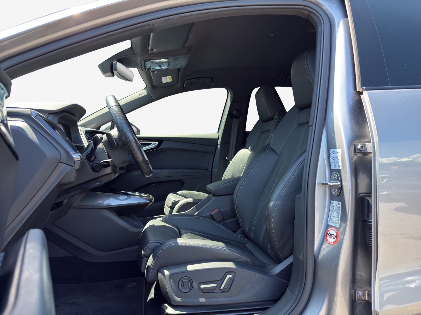 AUDI Q4 e-tron 50 quattro-image-8