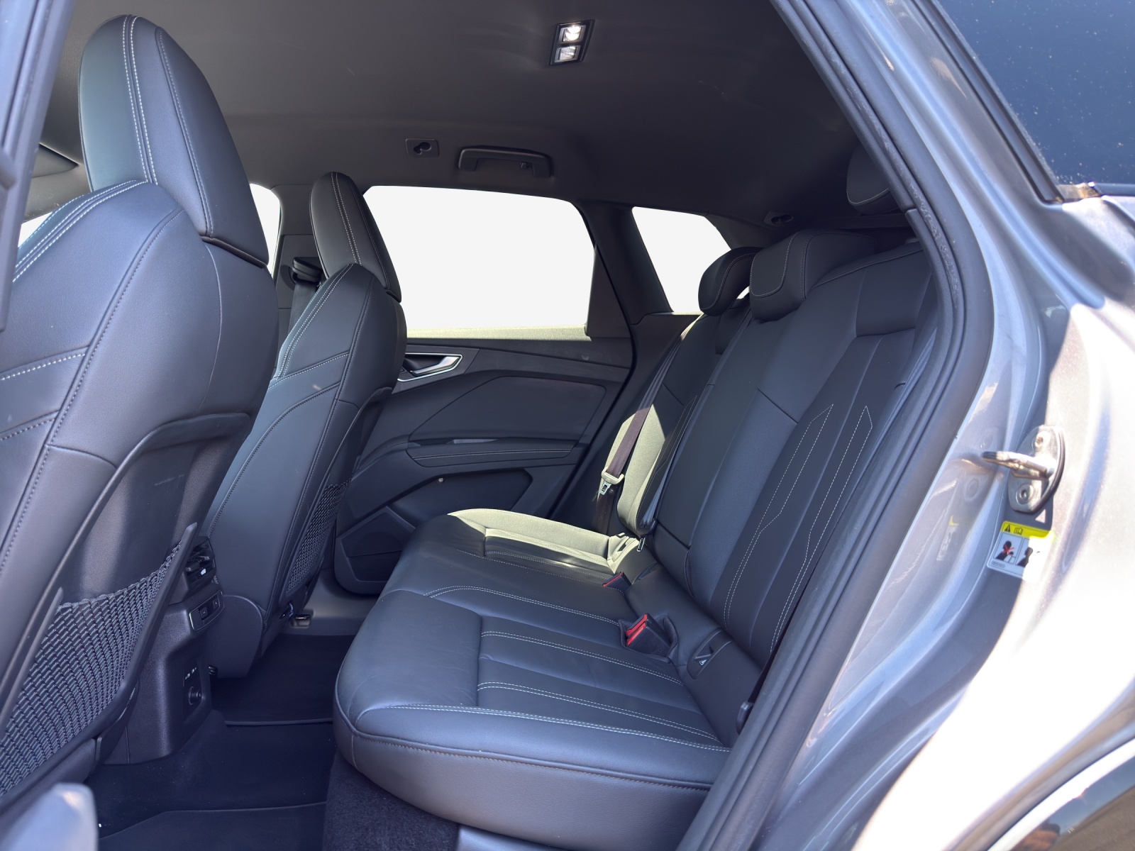 AUDI Q4 e-tron 50 quattro-image-12
