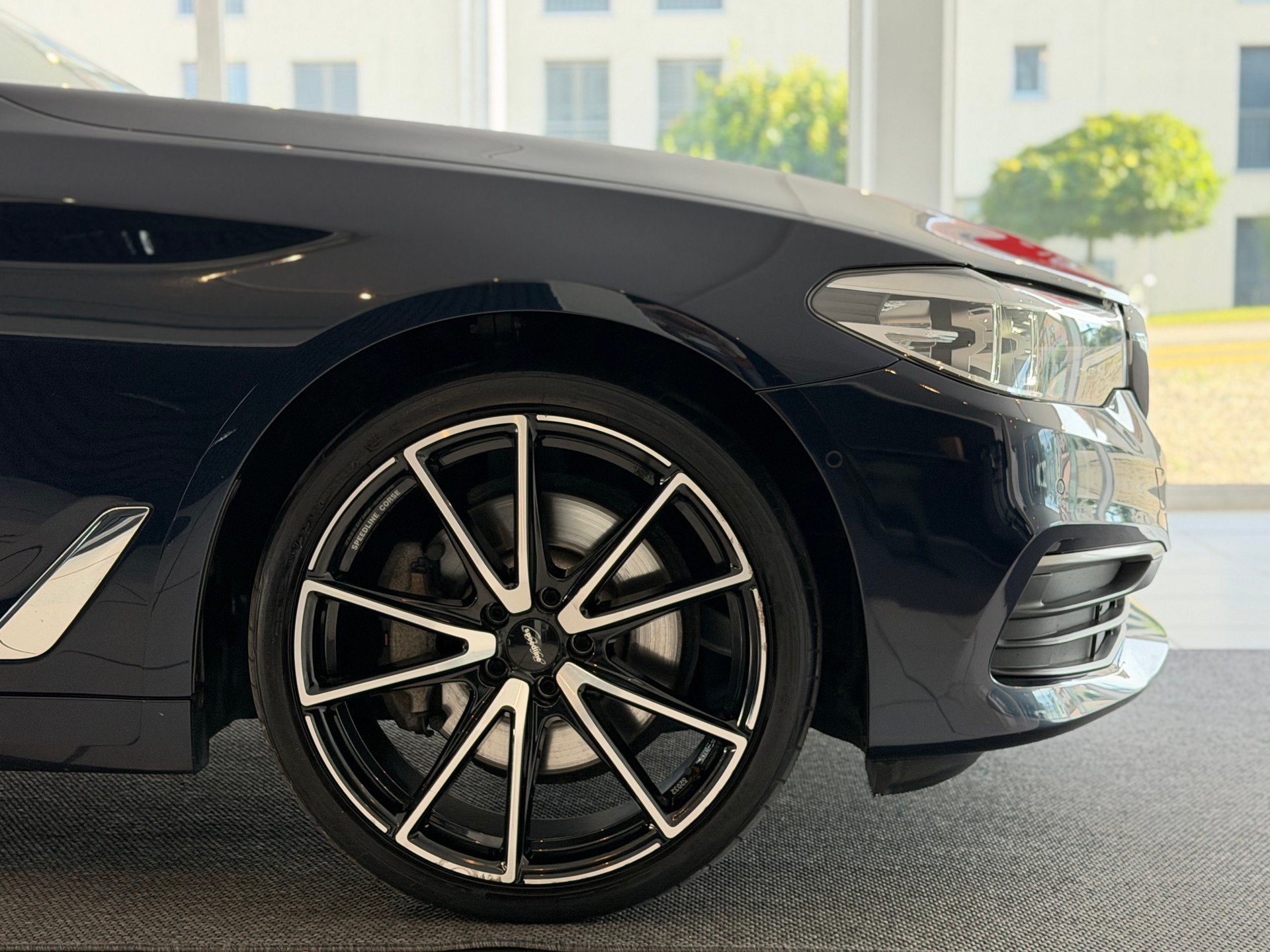 BMW 530d xDrive Touring Steptronic **TOP AUSSTATTUNG**-image-4