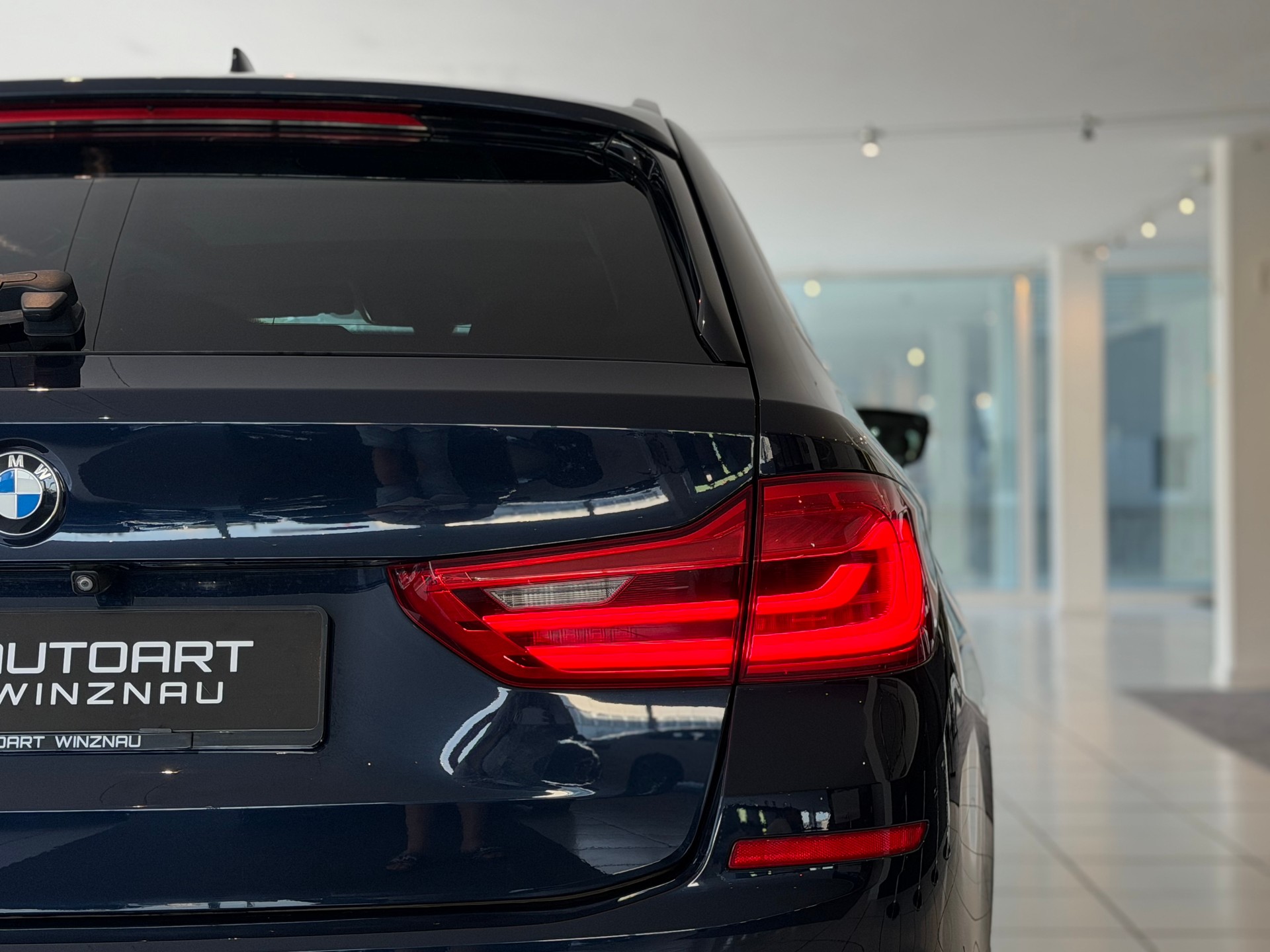 BMW 530d xDrive Touring Steptronic **TOP AUSSTATTUNG**-image-31