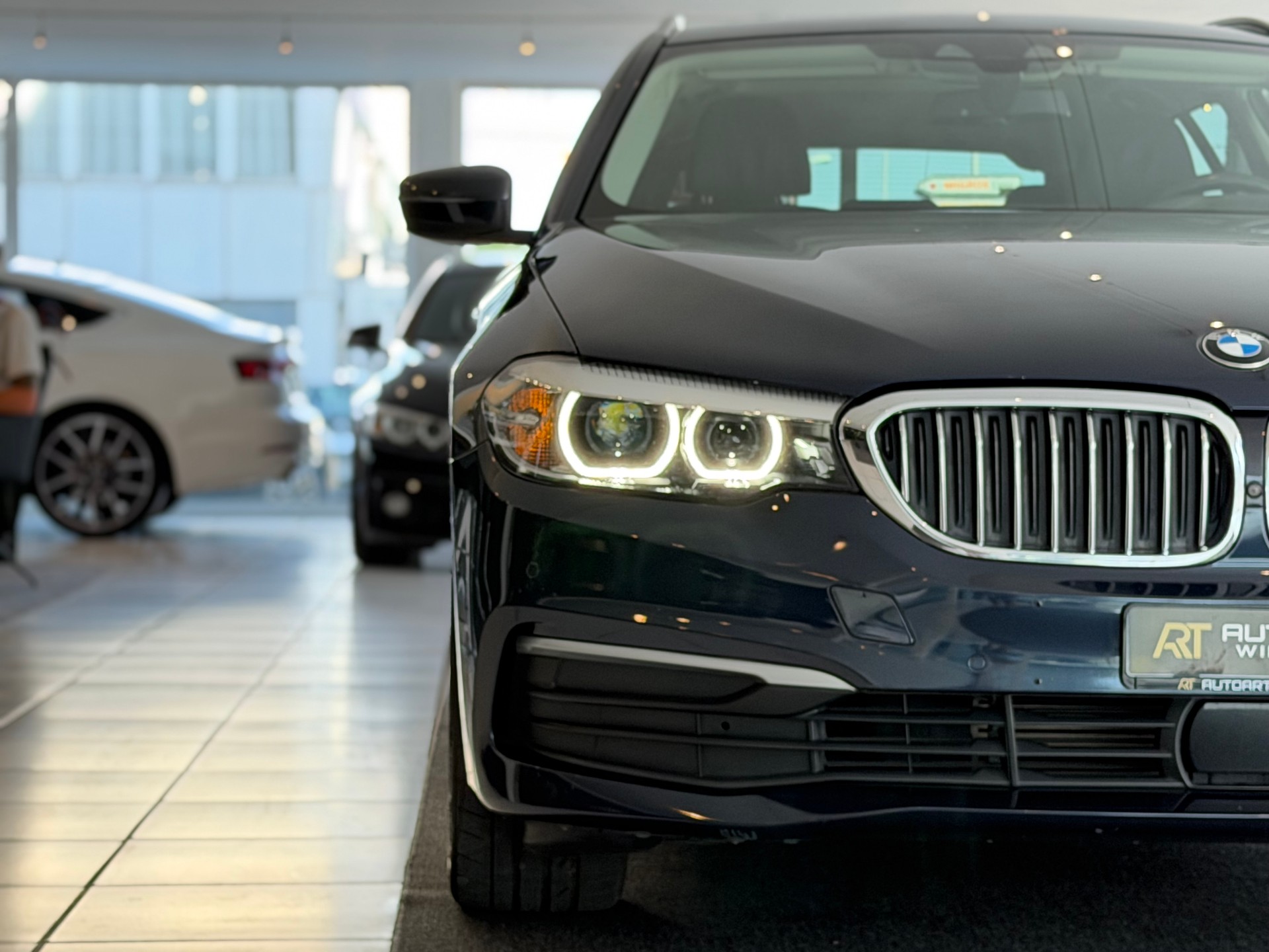 BMW 530d xDrive Touring Steptronic **TOP AUSSTATTUNG**-image-30