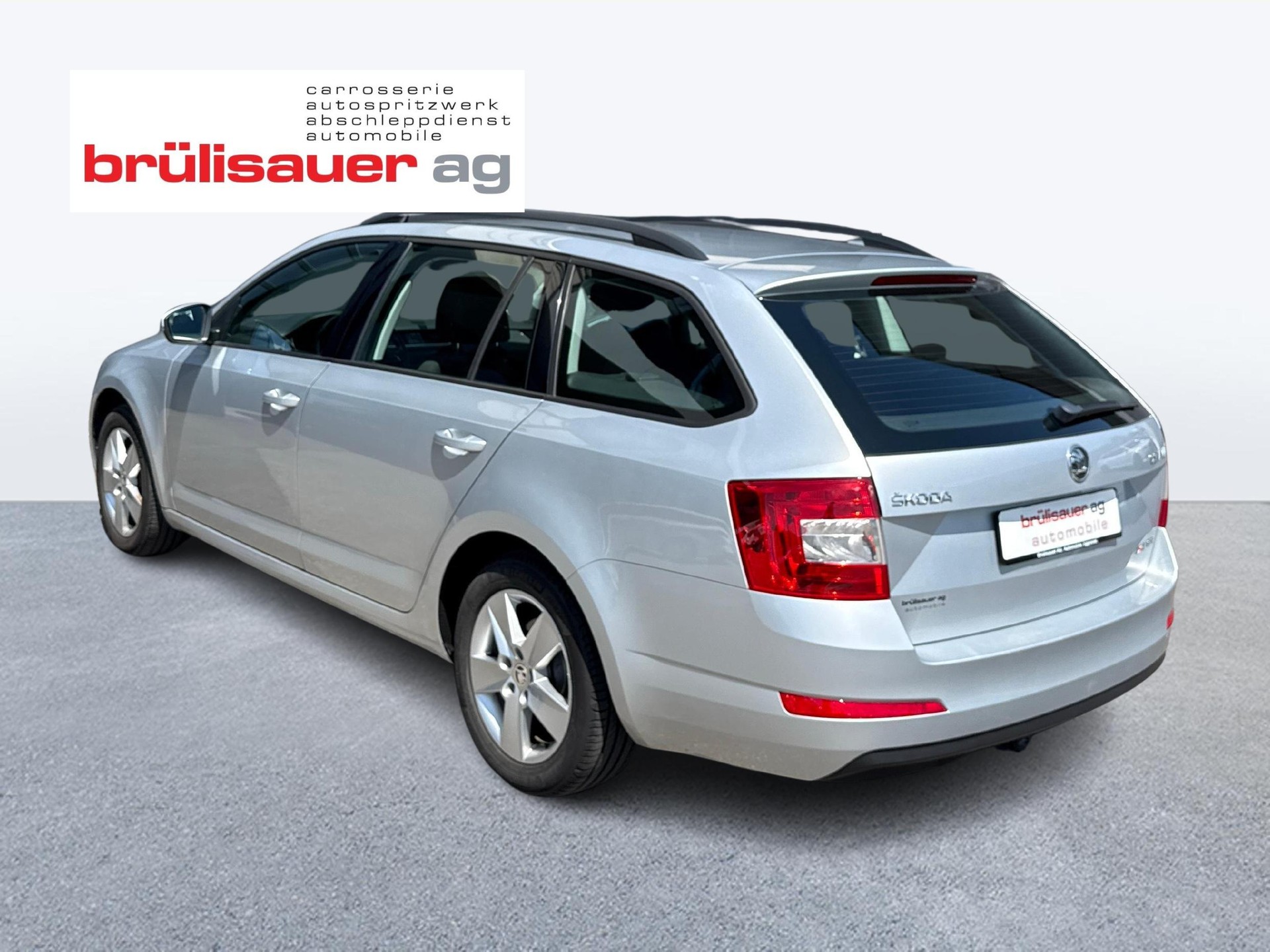 SKODA Octavia Combi 1.6 TDI 105 Ambition 4x4-showroom-element-2