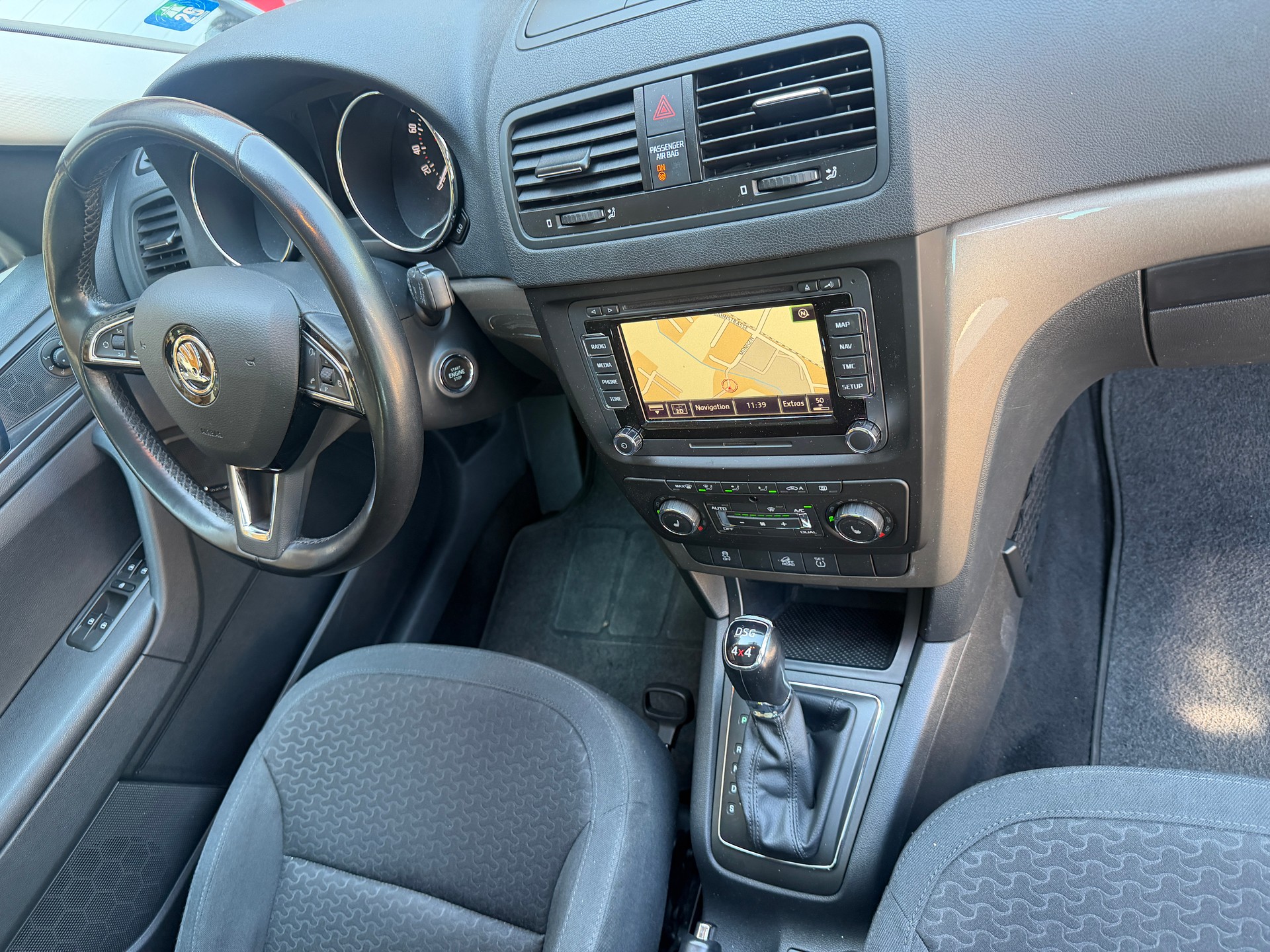 SKODA Yeti 2.0 TDI Ambition 4x4 DSG-image-7