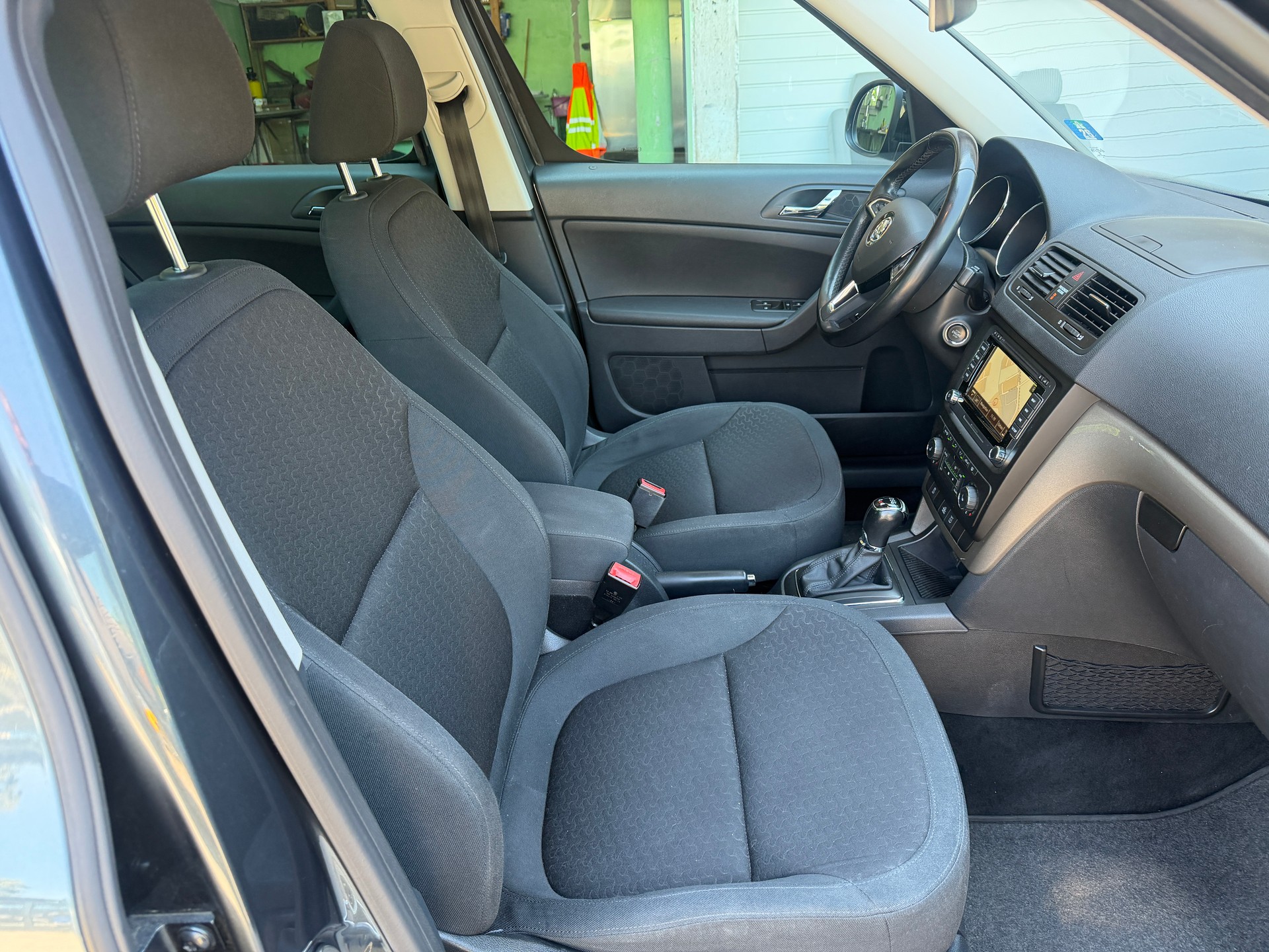 SKODA Yeti 2.0 TDI Ambition 4x4 DSG-image-6