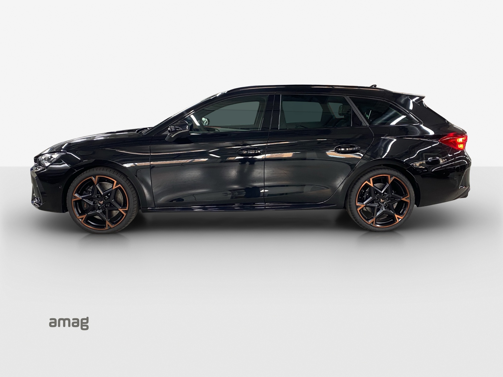CUPRA LEON ST 2.0 TSI VZ DSG 4Drive-image-1