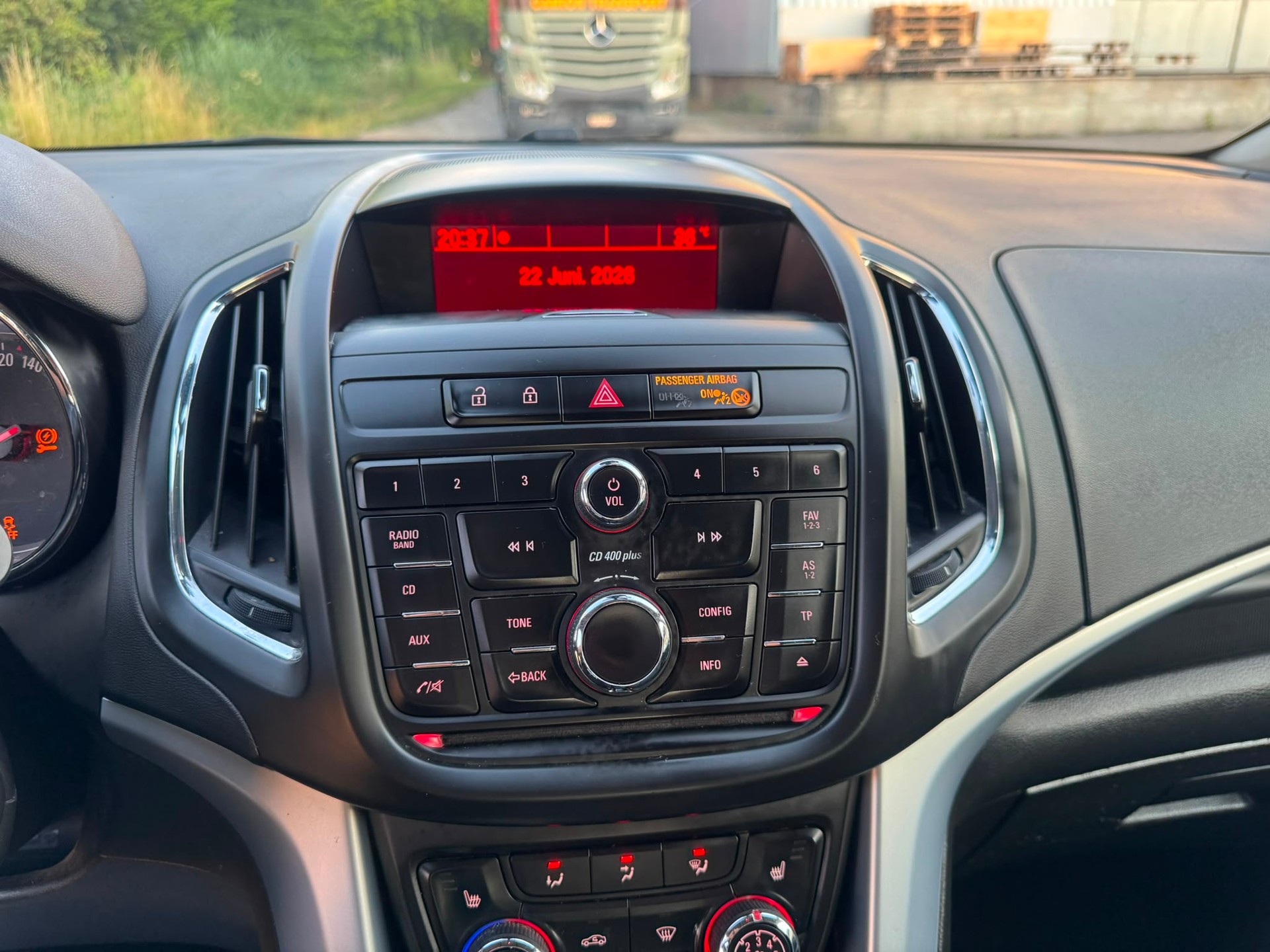 OPEL Zafira Tourer 1.4i 16V Turbo Drive Automatic-image-18