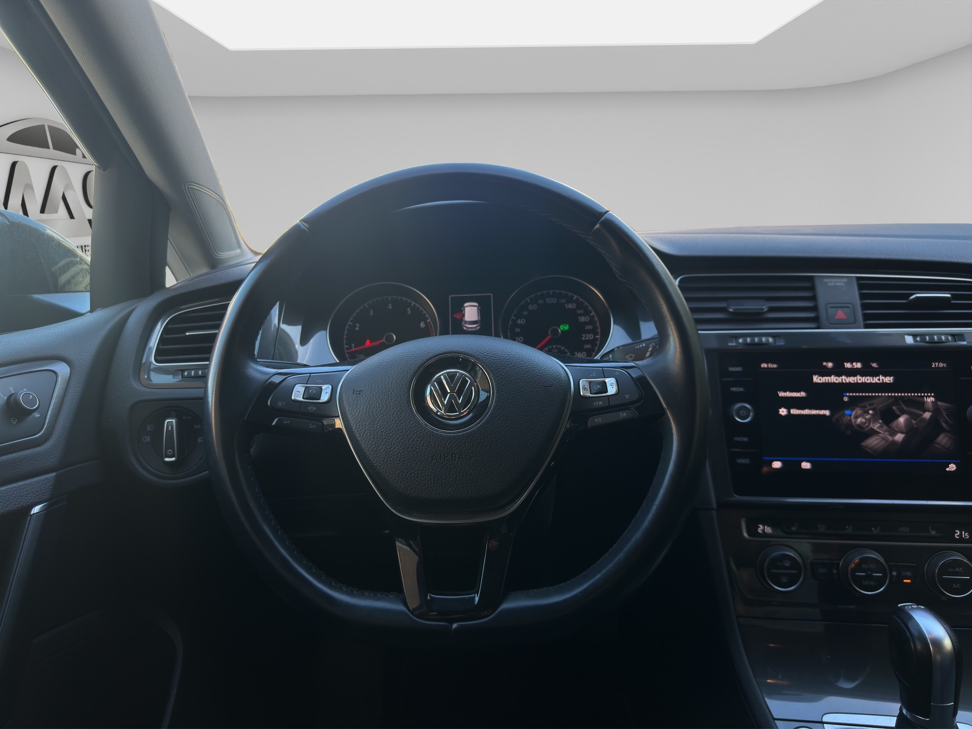 VW Golf 1.5 TSI EVO Comfortline DSG-image-9