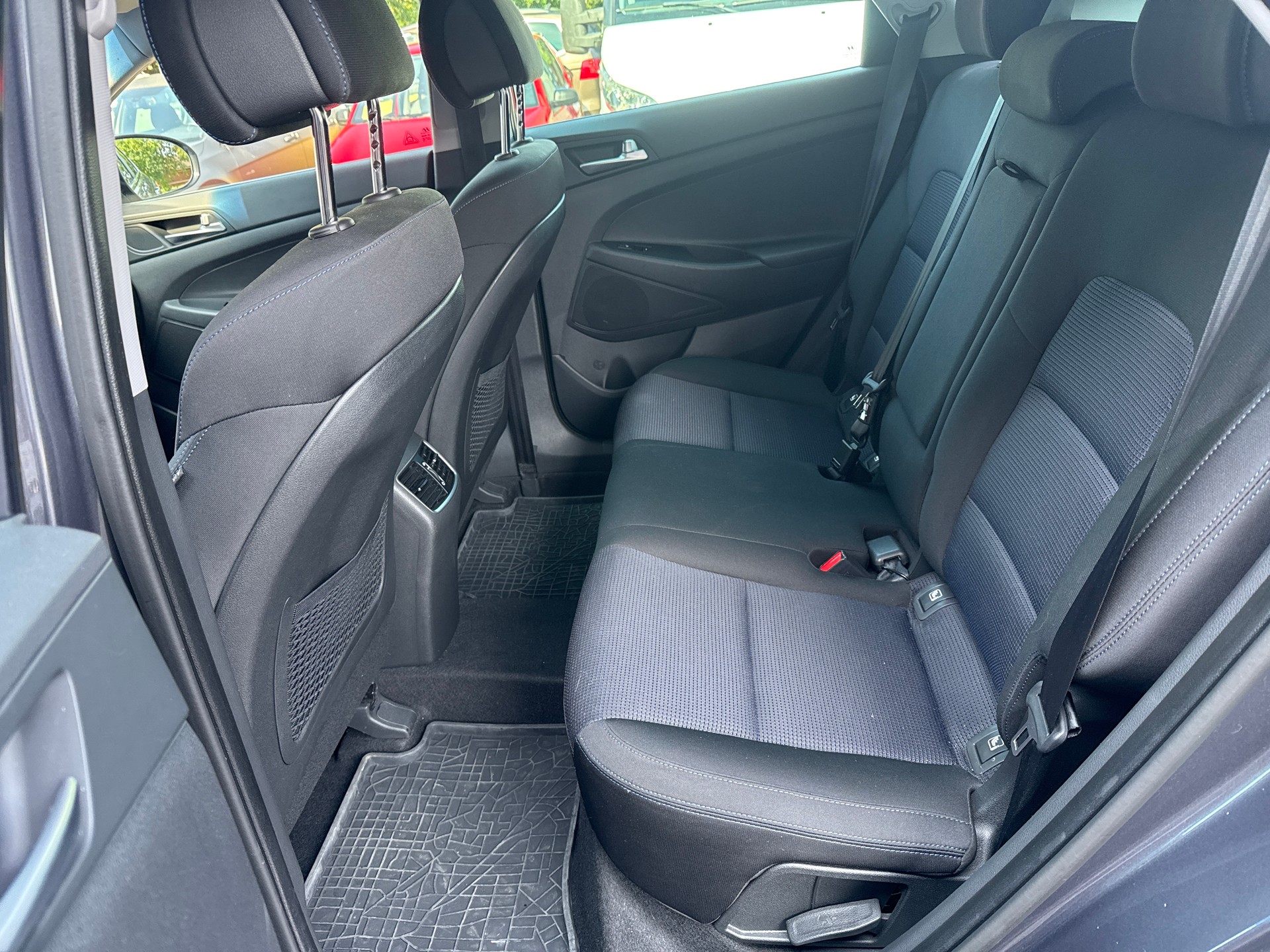 HYUNDAI Tucson 2.0 CRDI Plena 2WD-image-12