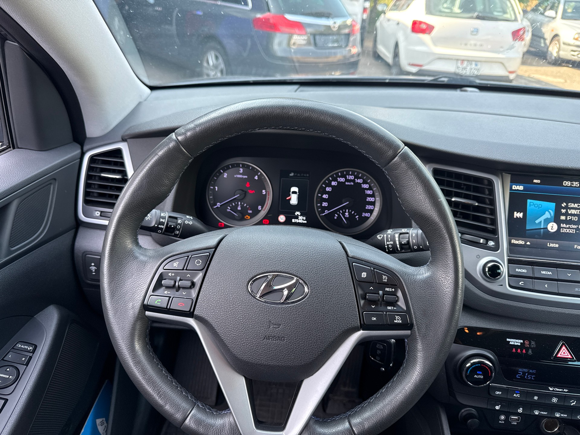 HYUNDAI Tucson 2.0 CRDI Plena 2WD-image-8