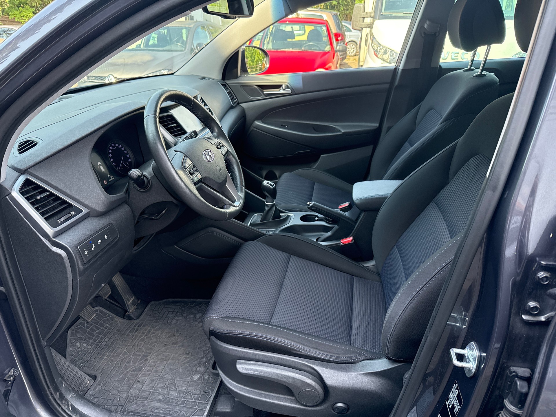 HYUNDAI Tucson 2.0 CRDI Plena 2WD-image-10