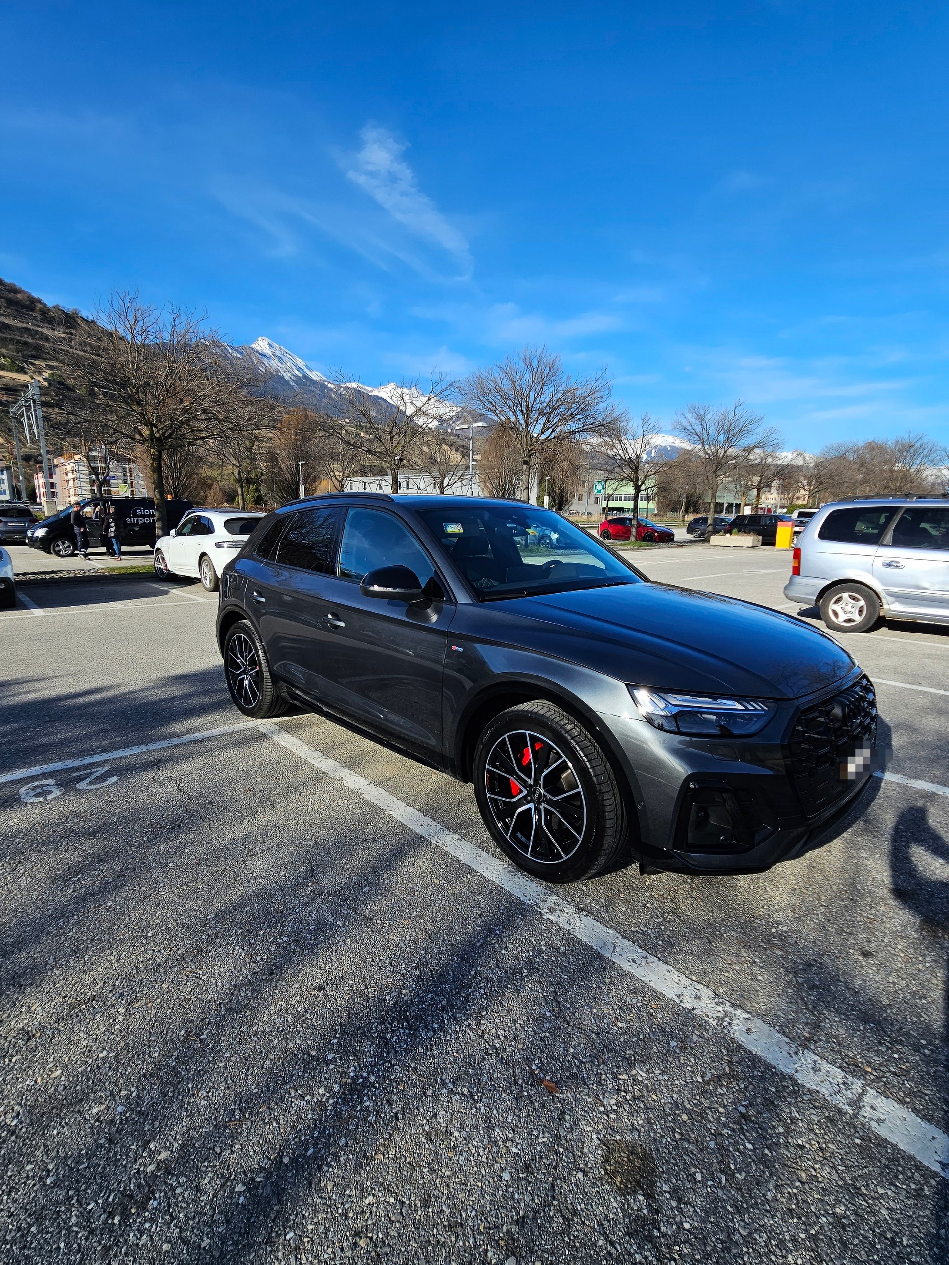 AUDI 40 TDI Black Edition quattro S-Tronic-image-1